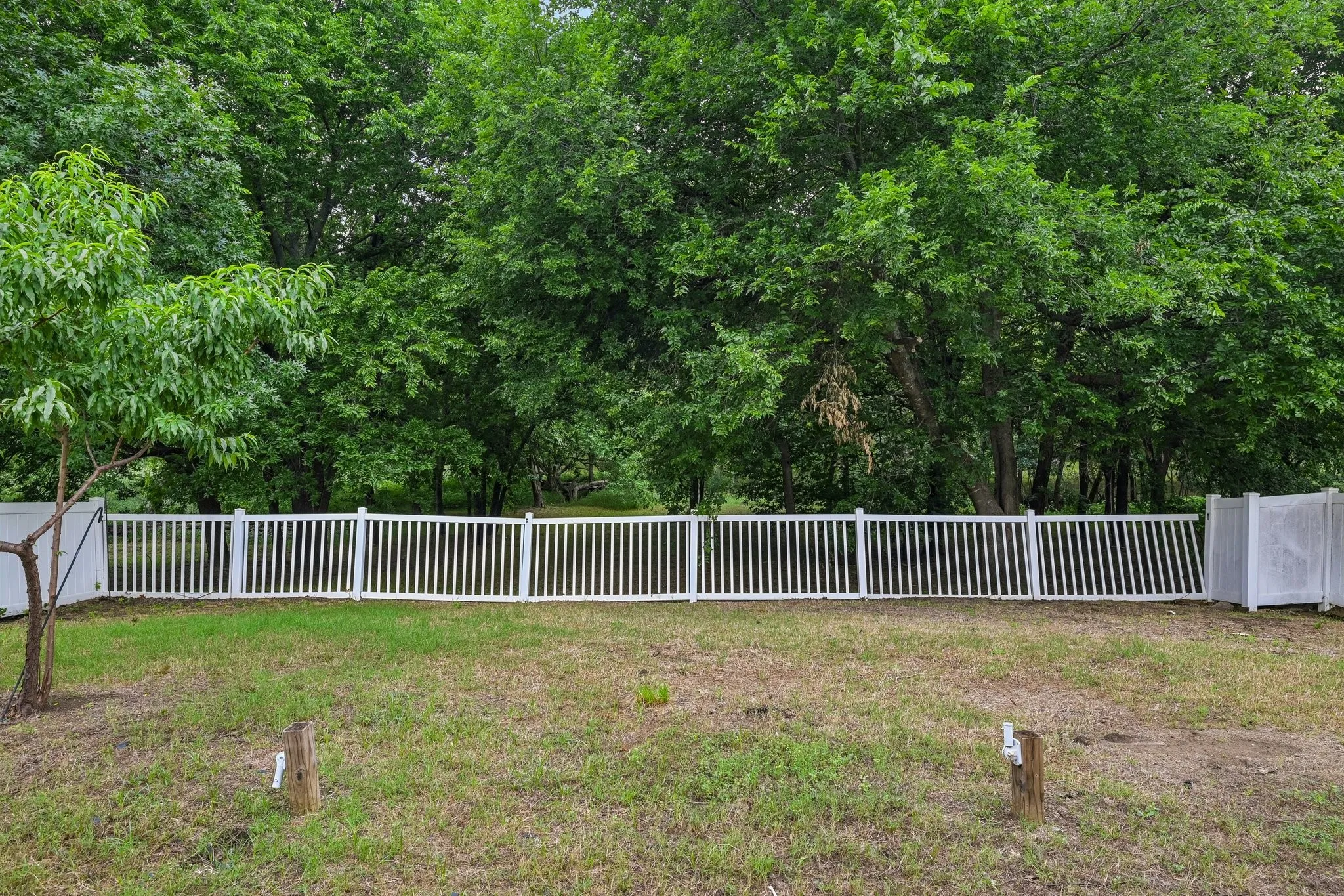 Single Family Residence For Sale in Denton County , 1321 Stone Mountain Parkway, Savannah, Texas 76227, 4 Bedroom, 2 Bathroom, 2 Garage spaces, 2,136 Sqft, built in 2004, mls#21277104, Real Estate Agent in Savannah, Homes For Sale in Denton county, Homes For Sale in Savannah, Realtor in Savannah Texas, Real Estate Brokerage Independent Realty Texas, Luminita Cordes Realtor
