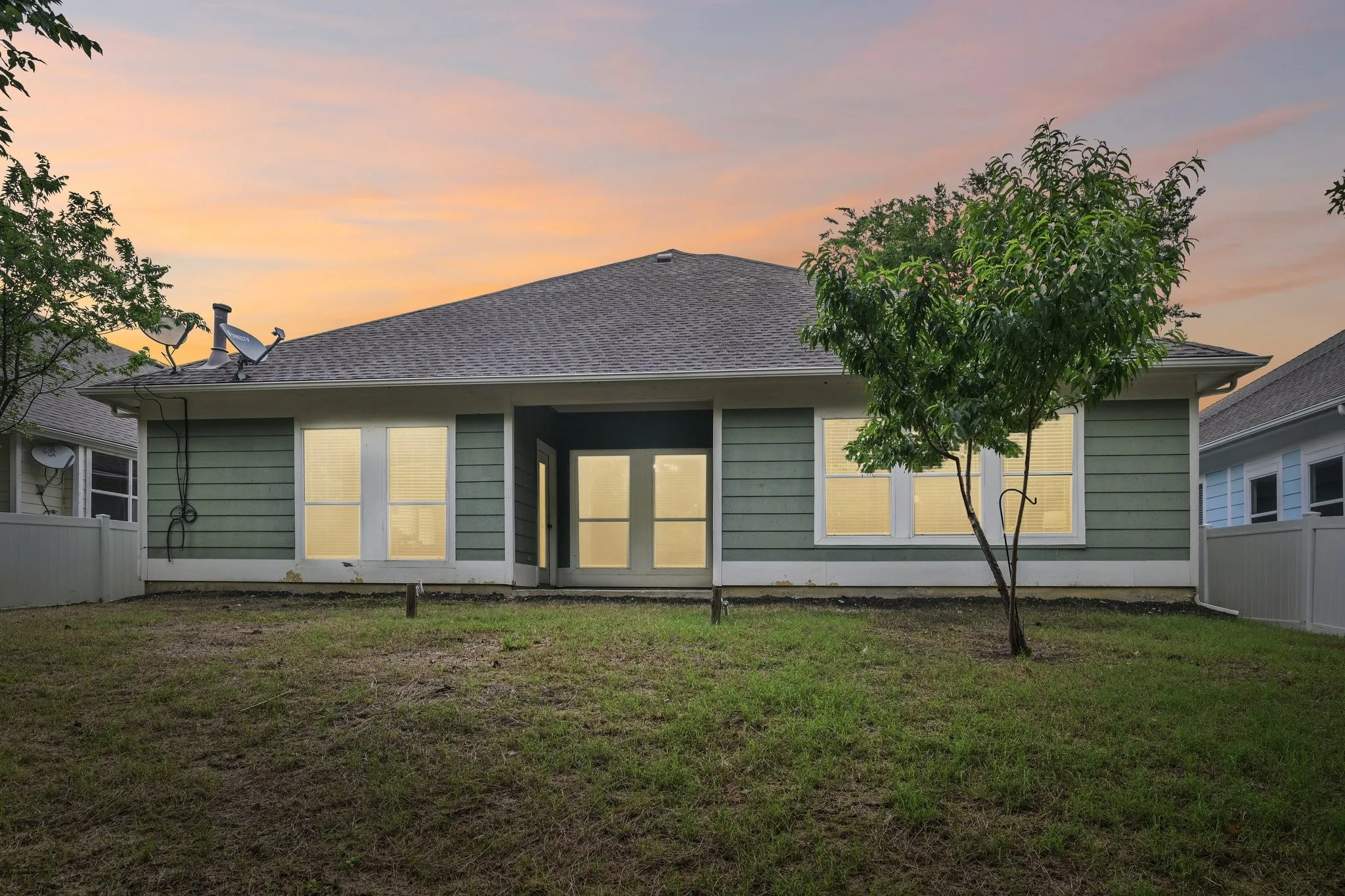 Single Family Residence For Sale in Denton County , 1321 Stone Mountain Parkway, Savannah, Texas 76227, 4 Bedroom, 2 Bathroom, 2 Garage spaces, 2,136 Sqft, built in 2004, mls#21277104, Real Estate Agent in Savannah, Homes For Sale in Denton county, Homes For Sale in Savannah, Realtor in Savannah Texas, Real Estate Brokerage Independent Realty Texas, Luminita Cordes Realtor