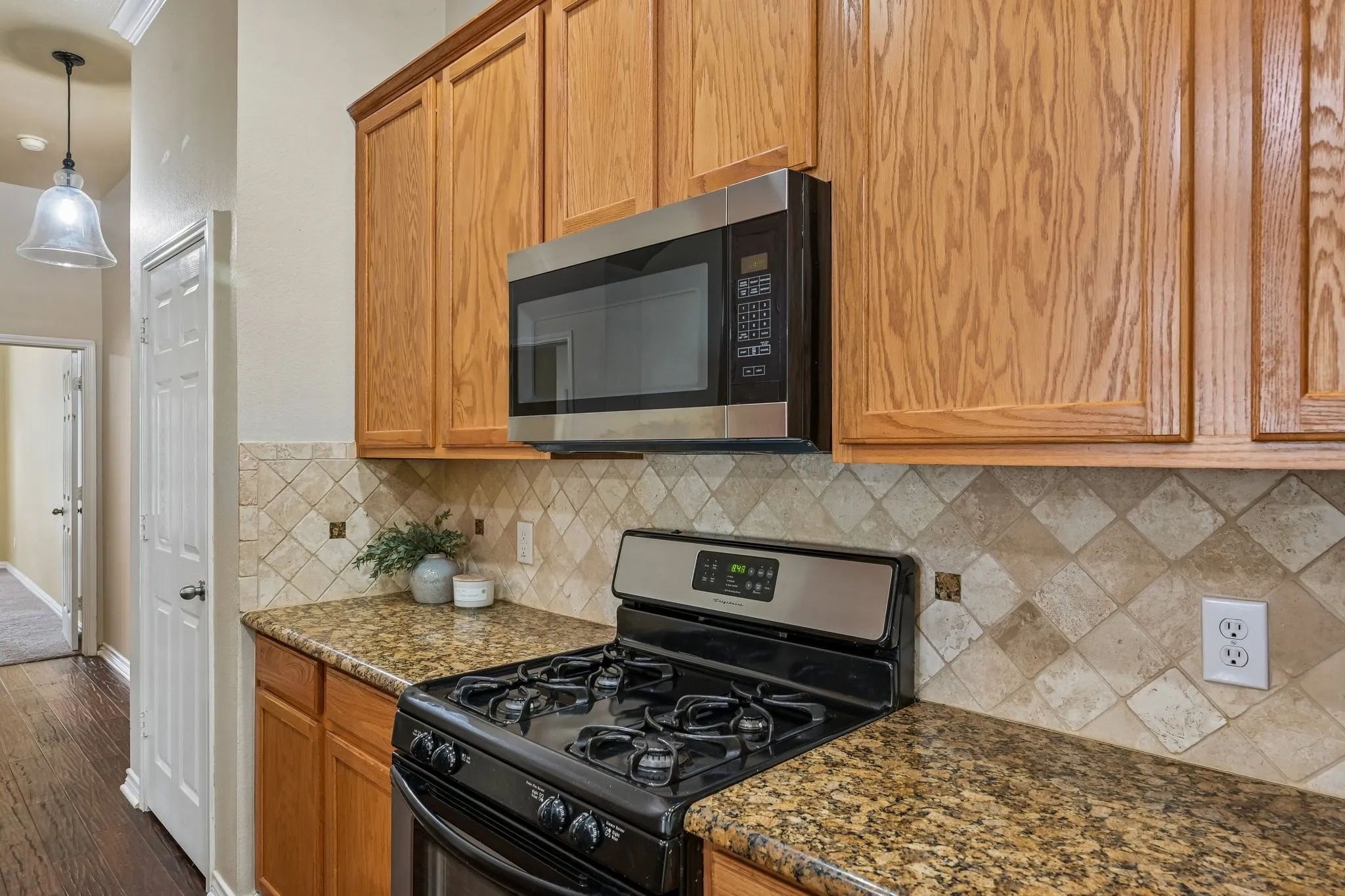Single Family Residence For Sale in Denton County , 1321 Stone Mountain Parkway, Savannah, Texas 76227, 4 Bedroom, 2 Bathroom, 2 Garage spaces, 2,136 Sqft, built in 2004, mls#21277104, Real Estate Agent in Savannah, Homes For Sale in Denton county, Homes For Sale in Savannah, Realtor in Savannah Texas, Real Estate Brokerage Independent Realty Texas, Luminita Cordes Realtor