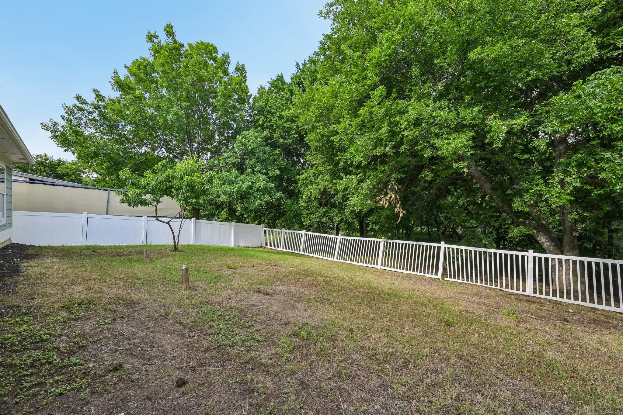 Single Family Residence For Sale in Denton County , 1321 Stone Mountain Parkway, Savannah, Texas 76227, 4 Bedroom, 2 Bathroom, 2 Garage spaces, 2,136 Sqft, built in 2004, mls#21277104, Real Estate Agent in Savannah, Homes For Sale in Denton county, Homes For Sale in Savannah, Realtor in Savannah Texas, Real Estate Brokerage Independent Realty Texas, Luminita Cordes Realtor