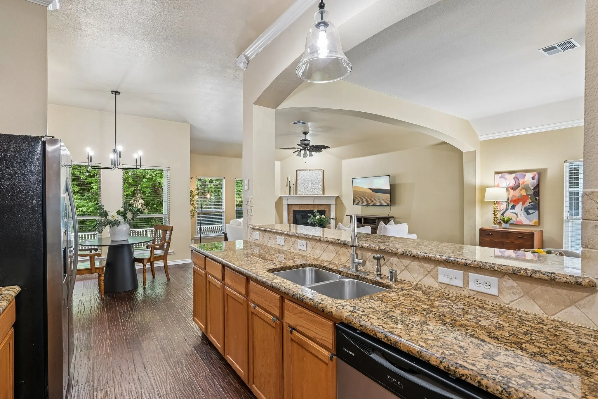 Single Family Residence For Sale in Denton County , 1321 Stone Mountain Parkway, Savannah, Texas 76227, 4 Bedroom, 2 Bathroom, 2 Garage spaces, 2,136 Sqft, built in 2004, mls#21277104, Real Estate Agent in Savannah, Homes For Sale in Denton county, Homes For Sale in Savannah, Realtor in Savannah Texas, Real Estate Brokerage Independent Realty Texas, Luminita Cordes Realtor