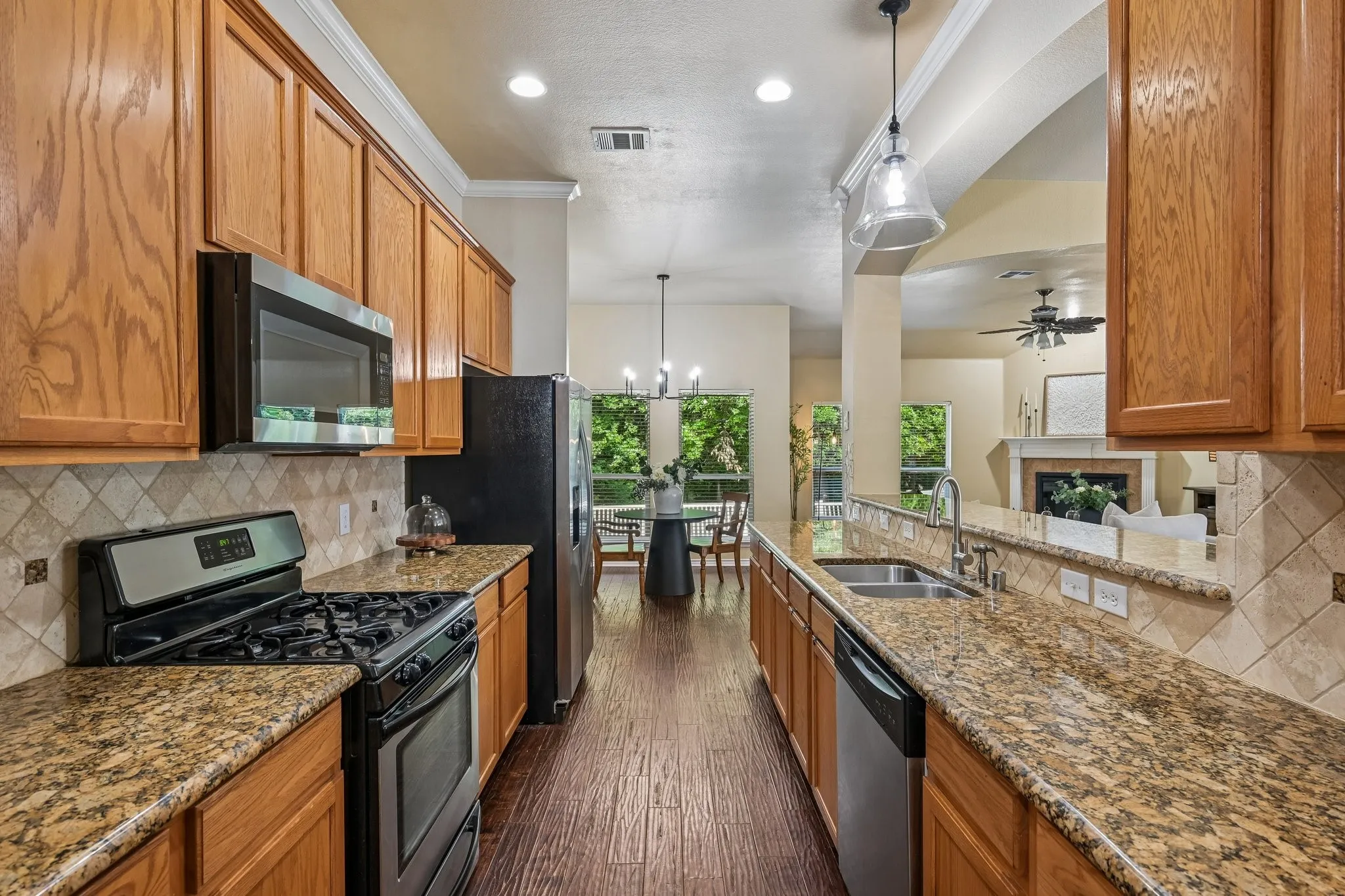 Single Family Residence For Sale in Denton County , 1321 Stone Mountain Parkway, Savannah, Texas 76227, 4 Bedroom, 2 Bathroom, 2 Garage spaces, 2,136 Sqft, built in 2004, mls#21277104, Real Estate Agent in Savannah, Homes For Sale in Denton county, Homes For Sale in Savannah, Realtor in Savannah Texas, Real Estate Brokerage Independent Realty Texas, Luminita Cordes Realtor