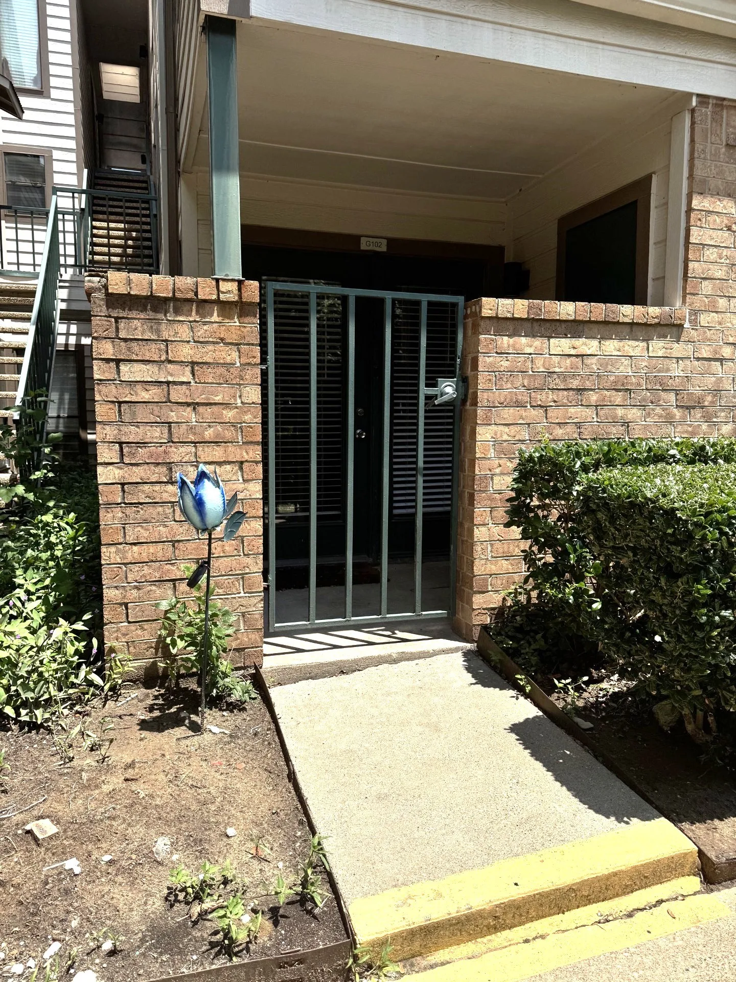 Condominium For Sale in Tarrant County , 2300 Balsam Drive G102, Arlington, Texas 76006, 1 Bedroom, 1 Bathroom, Garage spaces, 662 Sqft, built in 1981, mls#21280255, Real Estate Agent in Arlington, Homes For Sale in Tarrant county, Homes For Sale in Arlington, Realtor in Arlington Texas, Real Estate Brokerage Independent Realty Texas, Luminita Cordes Realtor