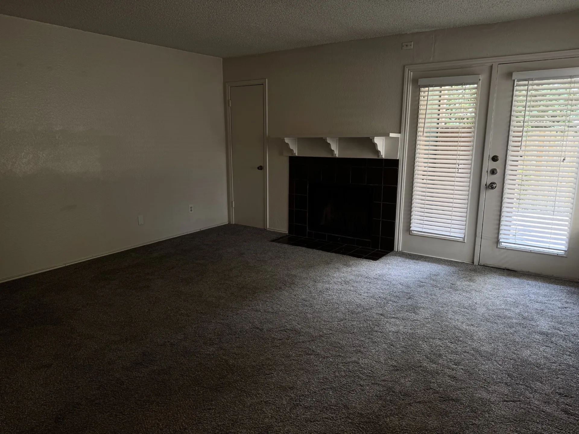 Condominium For Sale in Tarrant County , 2300 Balsam Drive G102, Arlington, Texas 76006, 1 Bedroom, 1 Bathroom, Garage spaces, 662 Sqft, built in 1981, mls#21280255, Real Estate Agent in Arlington, Homes For Sale in Tarrant county, Homes For Sale in Arlington, Realtor in Arlington Texas, Real Estate Brokerage Independent Realty Texas, Luminita Cordes Realtor