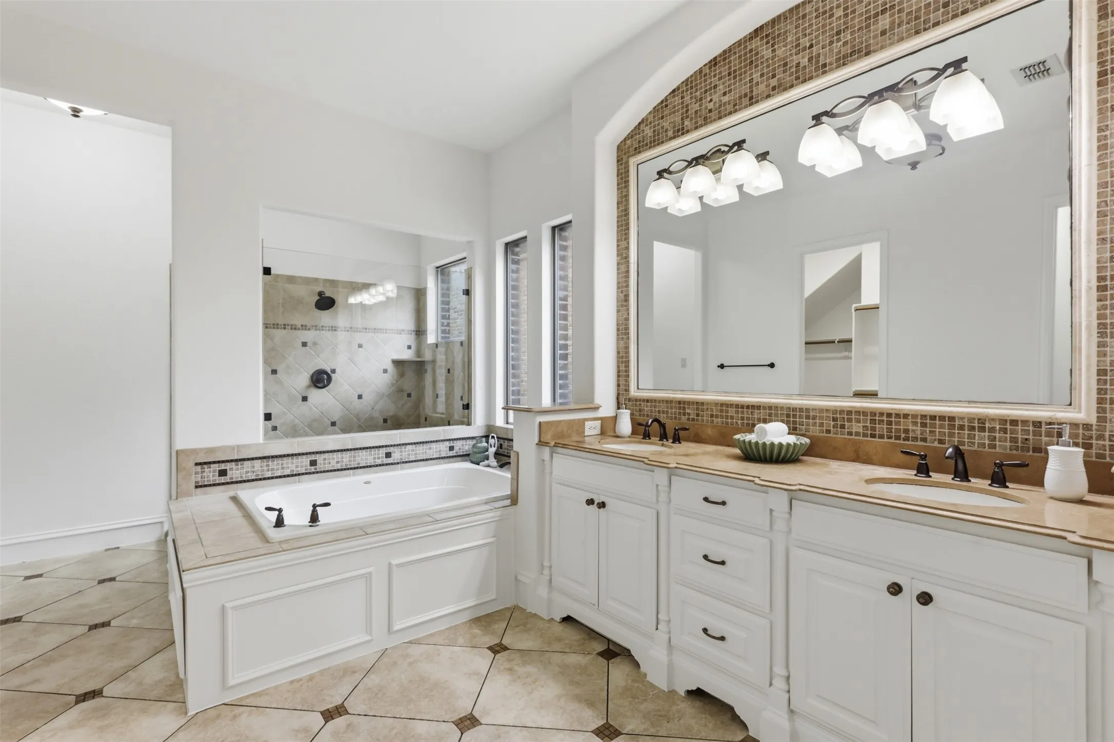 Single Family Residence For Sale in Collin County , 6417 Canyon Crest Drive, Mc Kinney, Texas 75071, 4 Bedroom, 3 Bathroom, 2 Garage spaces, 3,588 Sqft, built in 2008, mls#21279803, Real Estate Agent in Mc Kinney, Homes For Sale in Collin county, Homes For Sale in Mc Kinney, Realtor in Mc Kinney Texas, Real Estate Brokerage Independent Realty Texas, Luminita Cordes Realtor