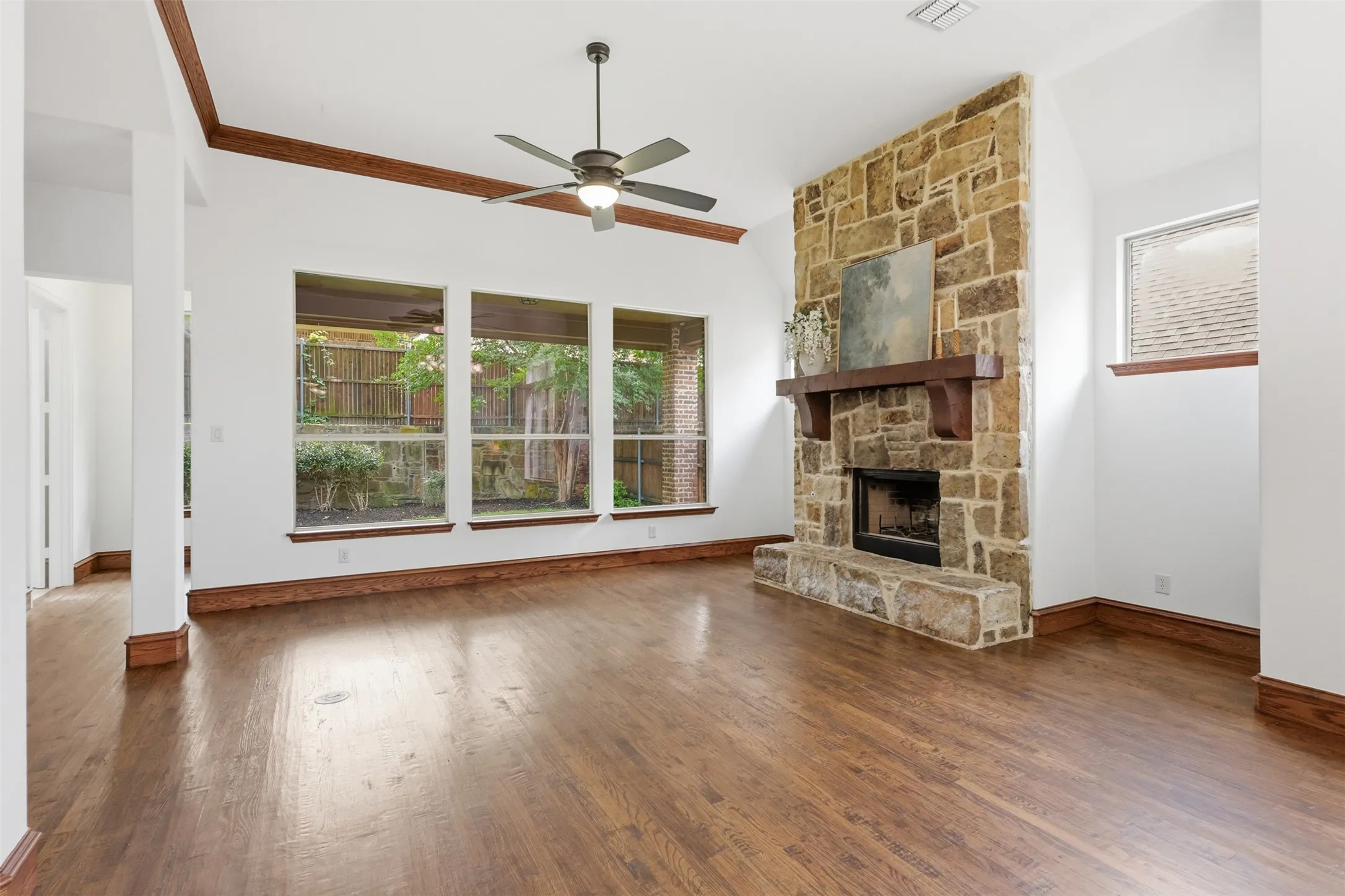 Single Family Residence For Sale in Collin County , 6417 Canyon Crest Drive, Mc Kinney, Texas 75071, 4 Bedroom, 3 Bathroom, 2 Garage spaces, 3,588 Sqft, built in 2008, mls#21279803, Real Estate Agent in Mc Kinney, Homes For Sale in Collin county, Homes For Sale in Mc Kinney, Realtor in Mc Kinney Texas, Real Estate Brokerage Independent Realty Texas, Luminita Cordes Realtor