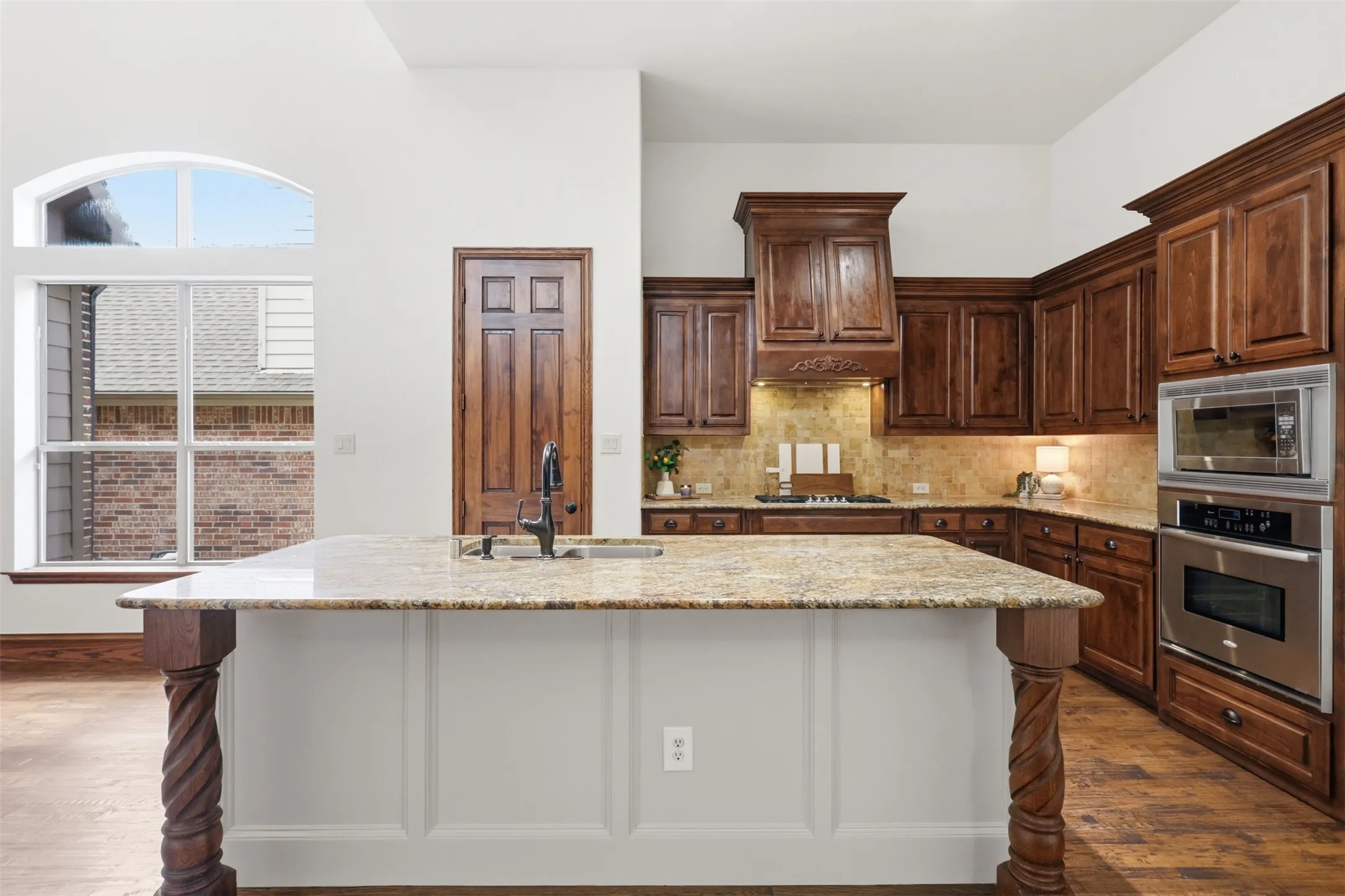 Single Family Residence For Sale in Collin County , 6417 Canyon Crest Drive, Mc Kinney, Texas 75071, 4 Bedroom, 3 Bathroom, 2 Garage spaces, 3,588 Sqft, built in 2008, mls#21279803, Real Estate Agent in Mc Kinney, Homes For Sale in Collin county, Homes For Sale in Mc Kinney, Realtor in Mc Kinney Texas, Real Estate Brokerage Independent Realty Texas, Luminita Cordes Realtor