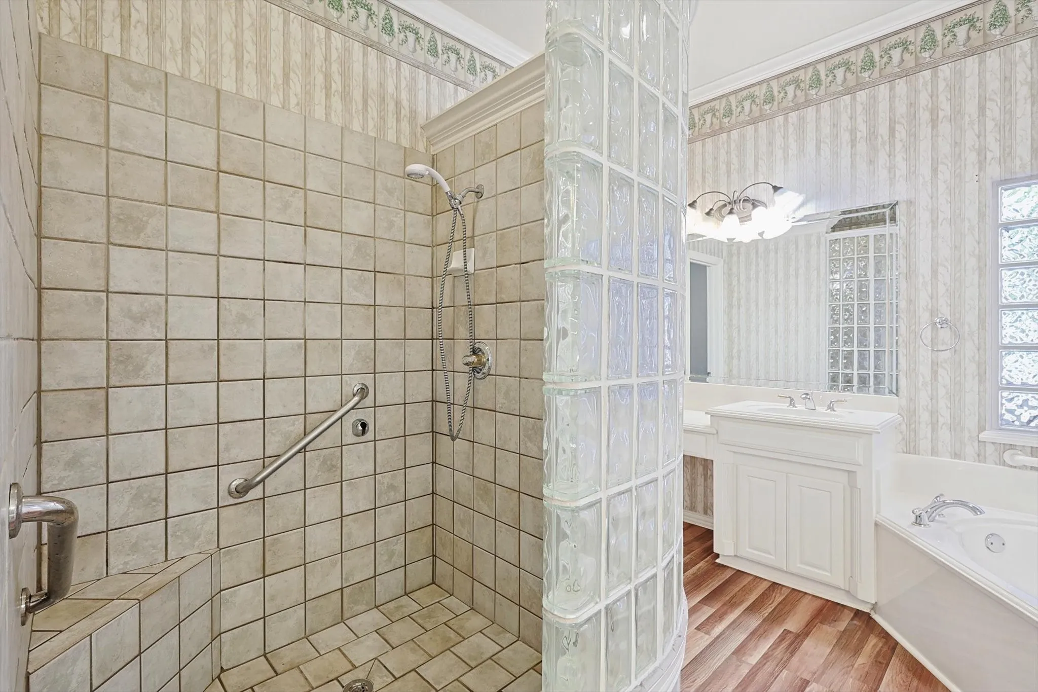 Single Family Residence For Sale in Tarrant County , 8354 Sunset Cove Drive, Fort Worth, Texas 76179, 4 Bedrooms, 3 Bathrooms, 2 Garage spaces, 3,426 Sqft, built in 1998, Price $430,000, mls#21280009, Real Estate Agent in Fort Worth, Homes For Sale in Tarrant county, Homes For Sale in Fort Worth, Realtor in Fort Worth Texas, Real Estate Brokerage Independent Realty Texas, Luminita Cordes Realtor