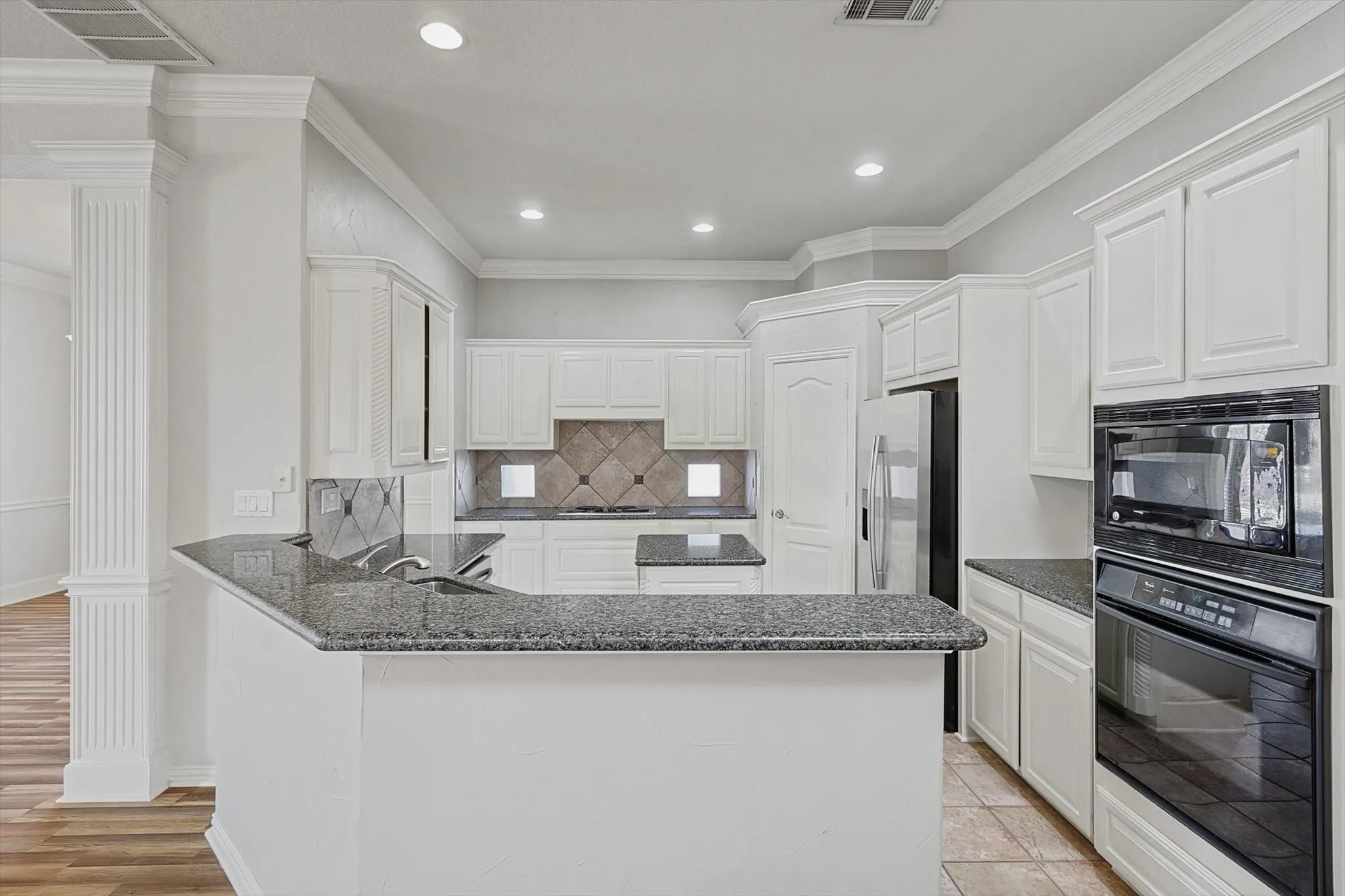 Single Family Residence For Sale in Tarrant County , 8354 Sunset Cove Drive, Fort Worth, Texas 76179, 4 Bedrooms, 3 Bathrooms, 2 Garage spaces, 3,426 Sqft, built in 1998, Price $430,000, mls#21280009, Real Estate Agent in Fort Worth, Homes For Sale in Tarrant county, Homes For Sale in Fort Worth, Realtor in Fort Worth Texas, Real Estate Brokerage Independent Realty Texas, Luminita Cordes Realtor