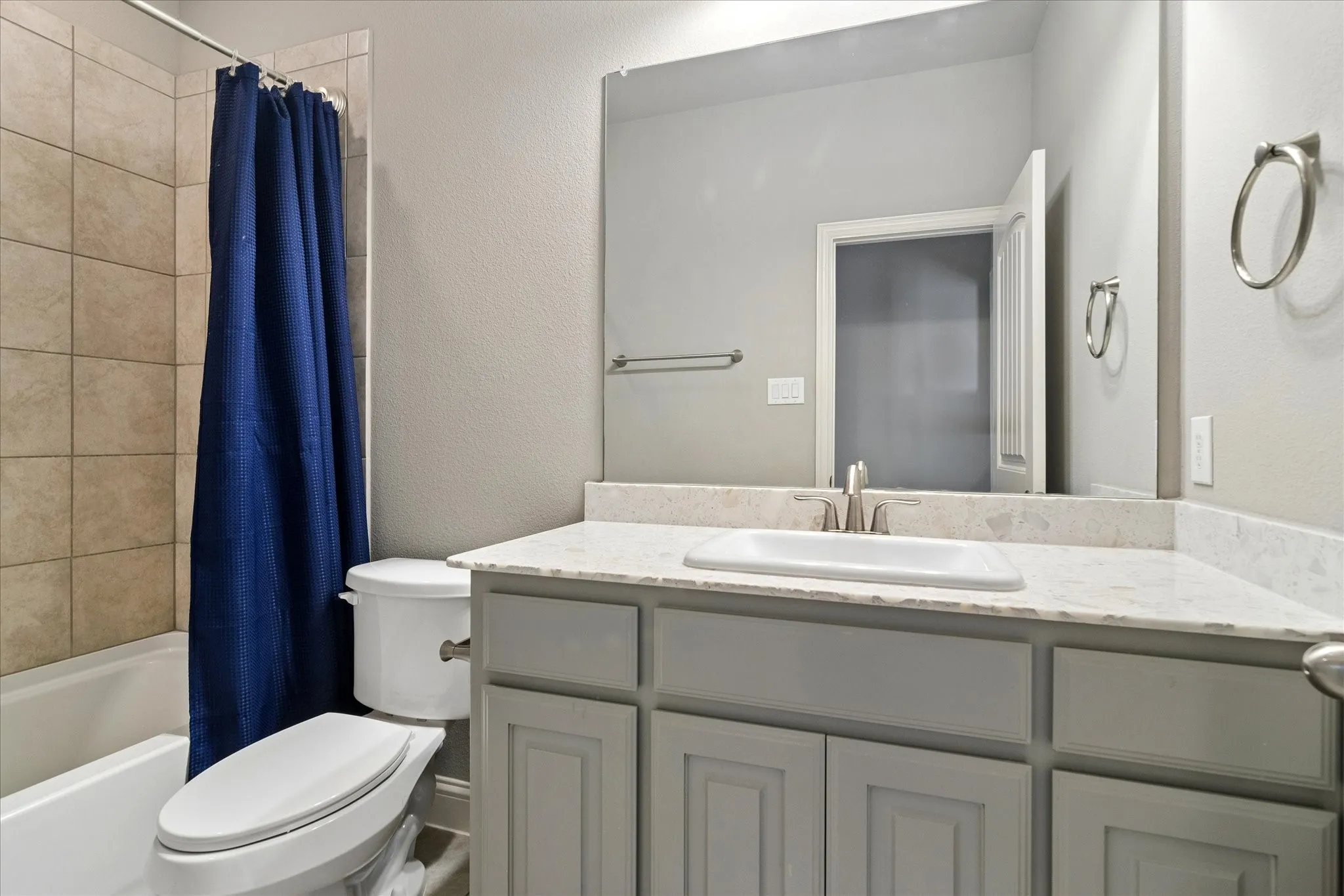 Single Family Residence For Sale in Grayson County , 1905 Running Deer Lane, Gunter, Texas 75058, 4 Bedroom, 4 Bathroom, 3 Garage spaces, 4,160 Sqft, built in 2017, mls#21280115, Real Estate Agent in Gunter, Homes For Sale in Grayson county, Homes For Sale in Gunter, Realtor in Gunter Texas, Real Estate Brokerage Independent Realty Texas, Luminita Cordes Realtor