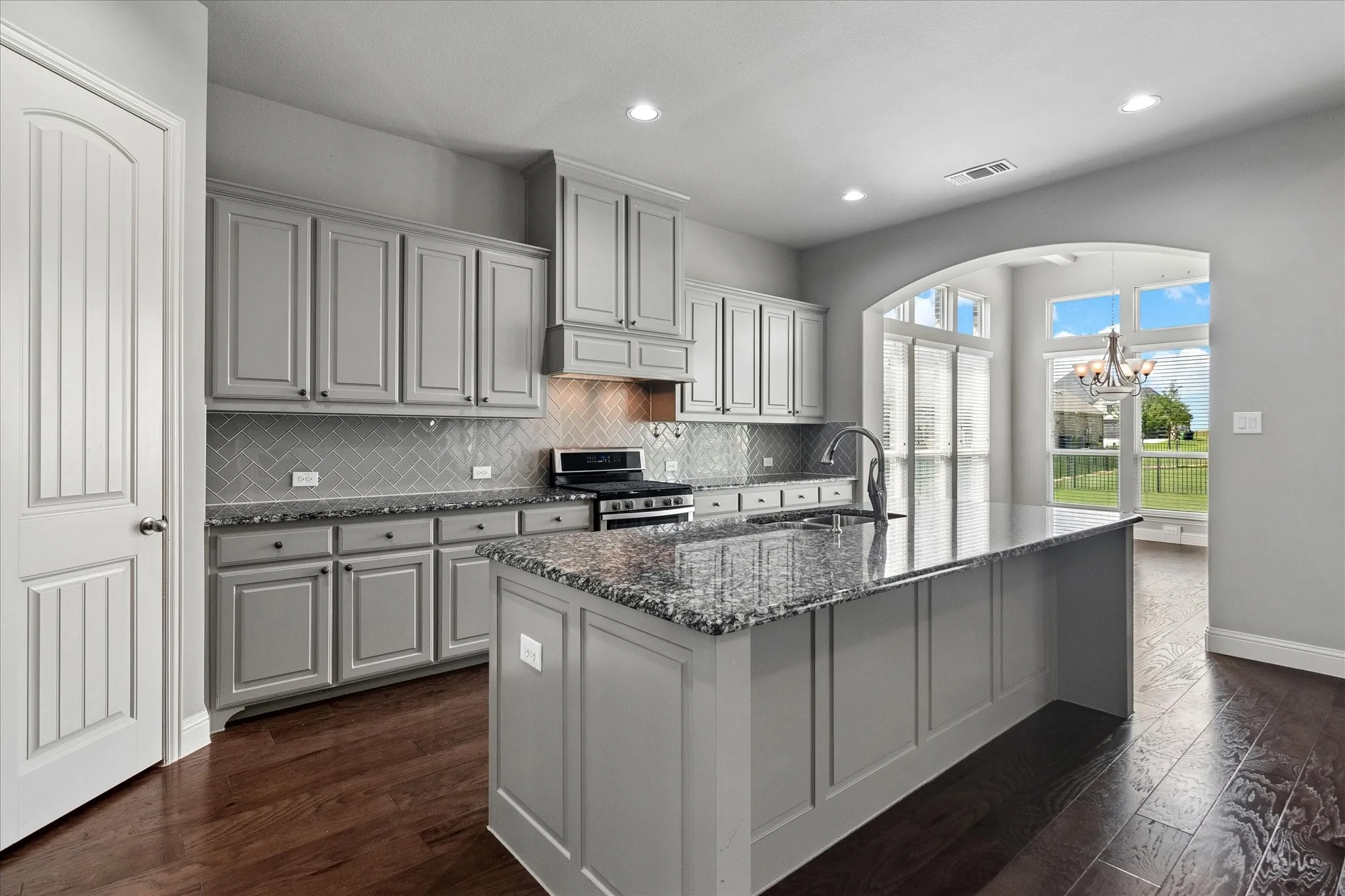 Single Family Residence For Sale in Grayson County , 1905 Running Deer Lane, Gunter, Texas 75058, 4 Bedroom, 4 Bathroom, 3 Garage spaces, 4,160 Sqft, built in 2017, mls#21280115, Real Estate Agent in Gunter, Homes For Sale in Grayson county, Homes For Sale in Gunter, Realtor in Gunter Texas, Real Estate Brokerage Independent Realty Texas, Luminita Cordes Realtor