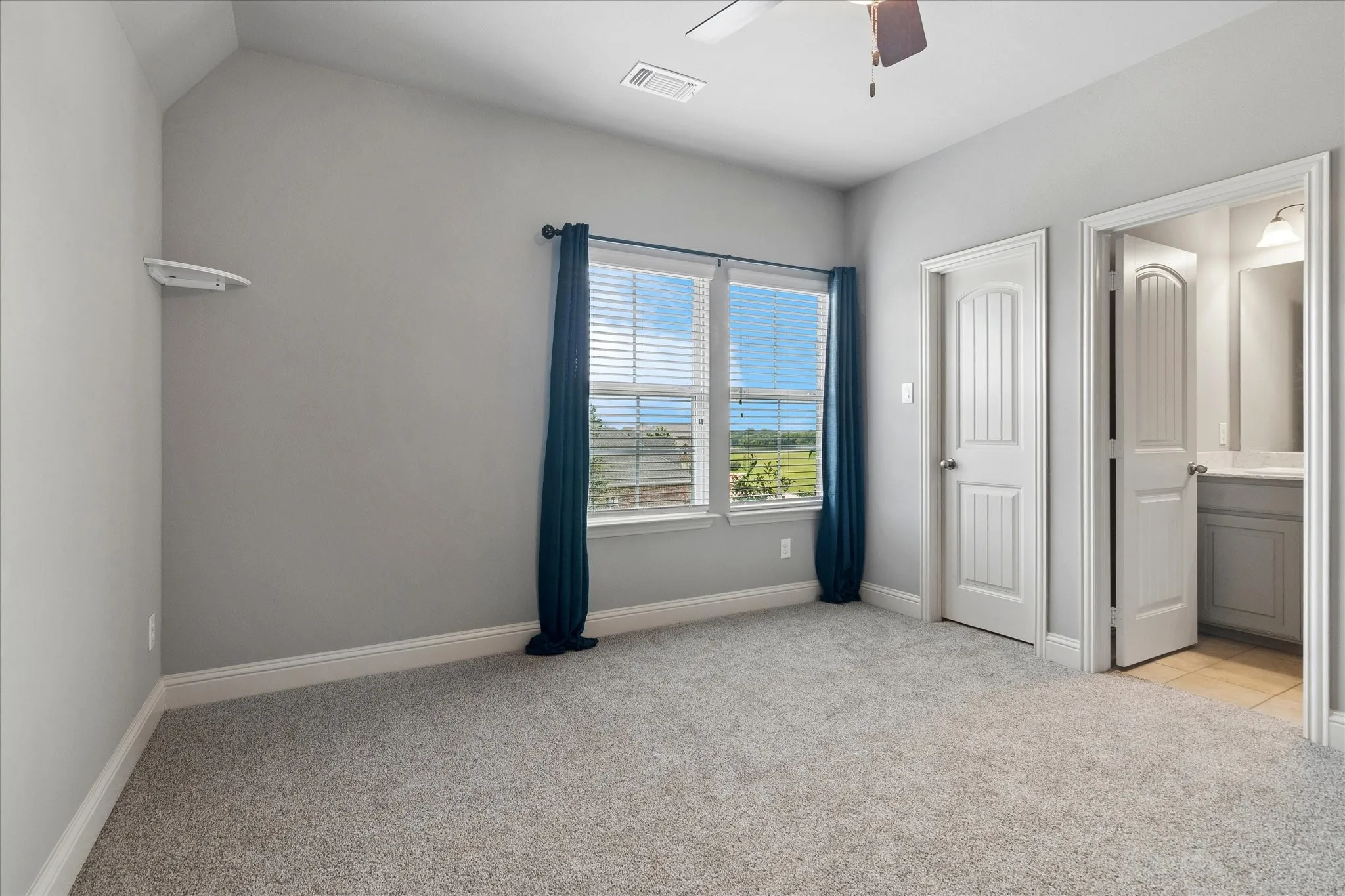 Single Family Residence For Sale in Grayson County , 1905 Running Deer Lane, Gunter, Texas 75058, 4 Bedroom, 4 Bathroom, 3 Garage spaces, 4,160 Sqft, built in 2017, mls#21280115, Real Estate Agent in Gunter, Homes For Sale in Grayson county, Homes For Sale in Gunter, Realtor in Gunter Texas, Real Estate Brokerage Independent Realty Texas, Luminita Cordes Realtor
