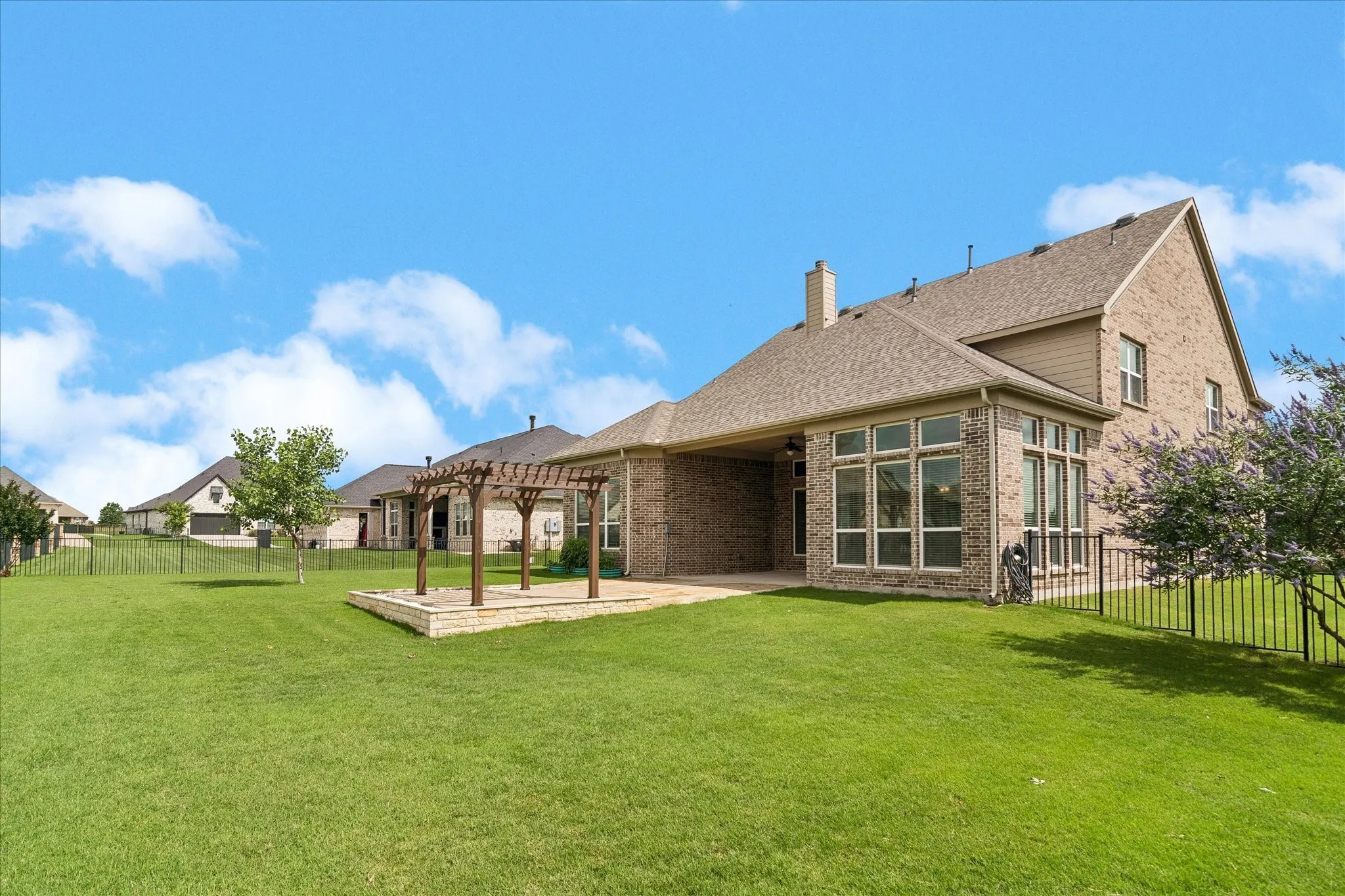 Single Family Residence For Sale in Grayson County , 1905 Running Deer Lane, Gunter, Texas 75058, 4 Bedroom, 4 Bathroom, 3 Garage spaces, 4,160 Sqft, built in 2017, mls#21280115, Real Estate Agent in Gunter, Homes For Sale in Grayson county, Homes For Sale in Gunter, Realtor in Gunter Texas, Real Estate Brokerage Independent Realty Texas, Luminita Cordes Realtor