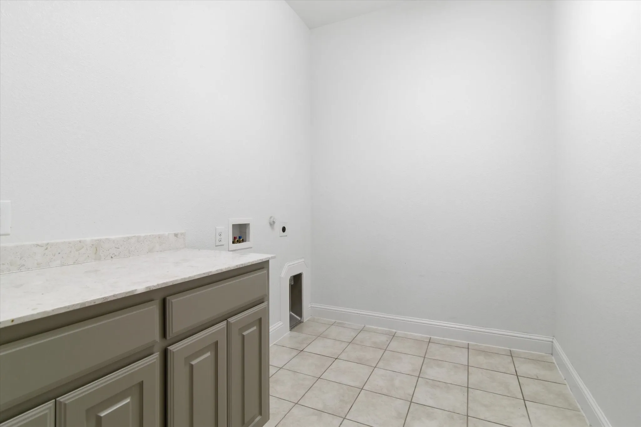 Single Family Residence For Sale in Grayson County , 1905 Running Deer Lane, Gunter, Texas 75058, 4 Bedroom, 4 Bathroom, 3 Garage spaces, 4,160 Sqft, built in 2017, mls#21280115, Real Estate Agent in Gunter, Homes For Sale in Grayson county, Homes For Sale in Gunter, Realtor in Gunter Texas, Real Estate Brokerage Independent Realty Texas, Luminita Cordes Realtor