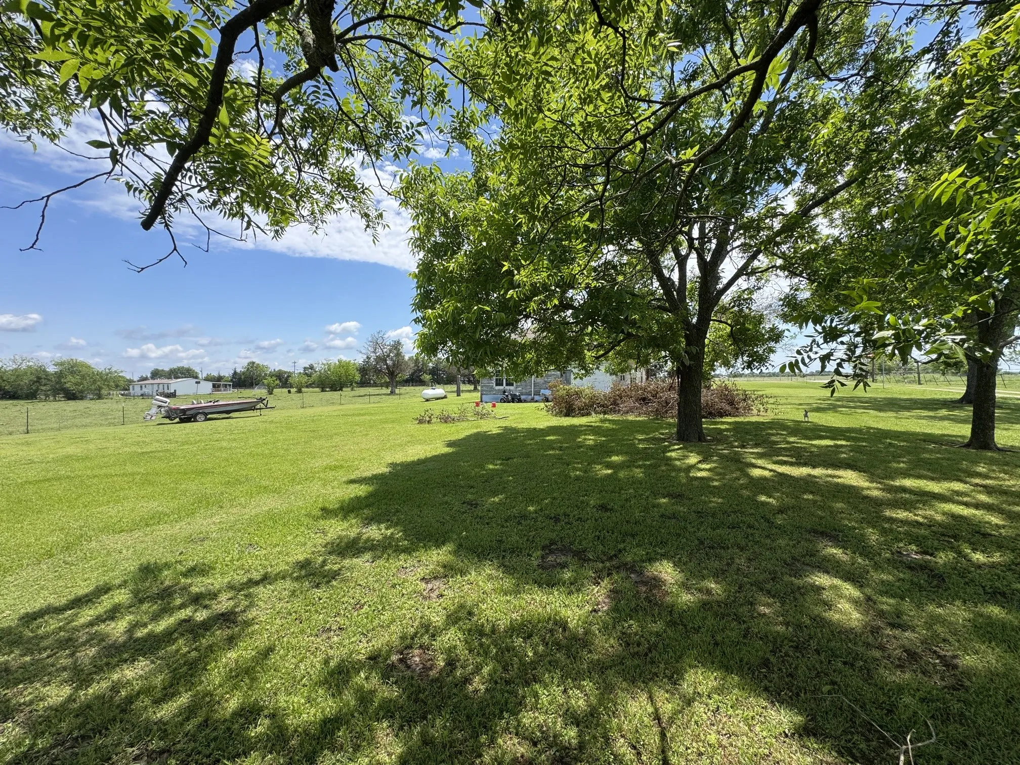 Single Family Residence For Sale in Kaufman County , 8775 County Road 353, Terrell, Texas 75161, 3 Bedroom, 1 Bathroom, Garage spaces, 1,760 Sqft, built in 1868, mls#21280268, Real Estate Agent in Terrell, Homes For Sale in Kaufman county, Homes For Sale in Terrell, Realtor in Terrell Texas, Real Estate Brokerage Independent Realty Texas, Luminita Cordes Realtor