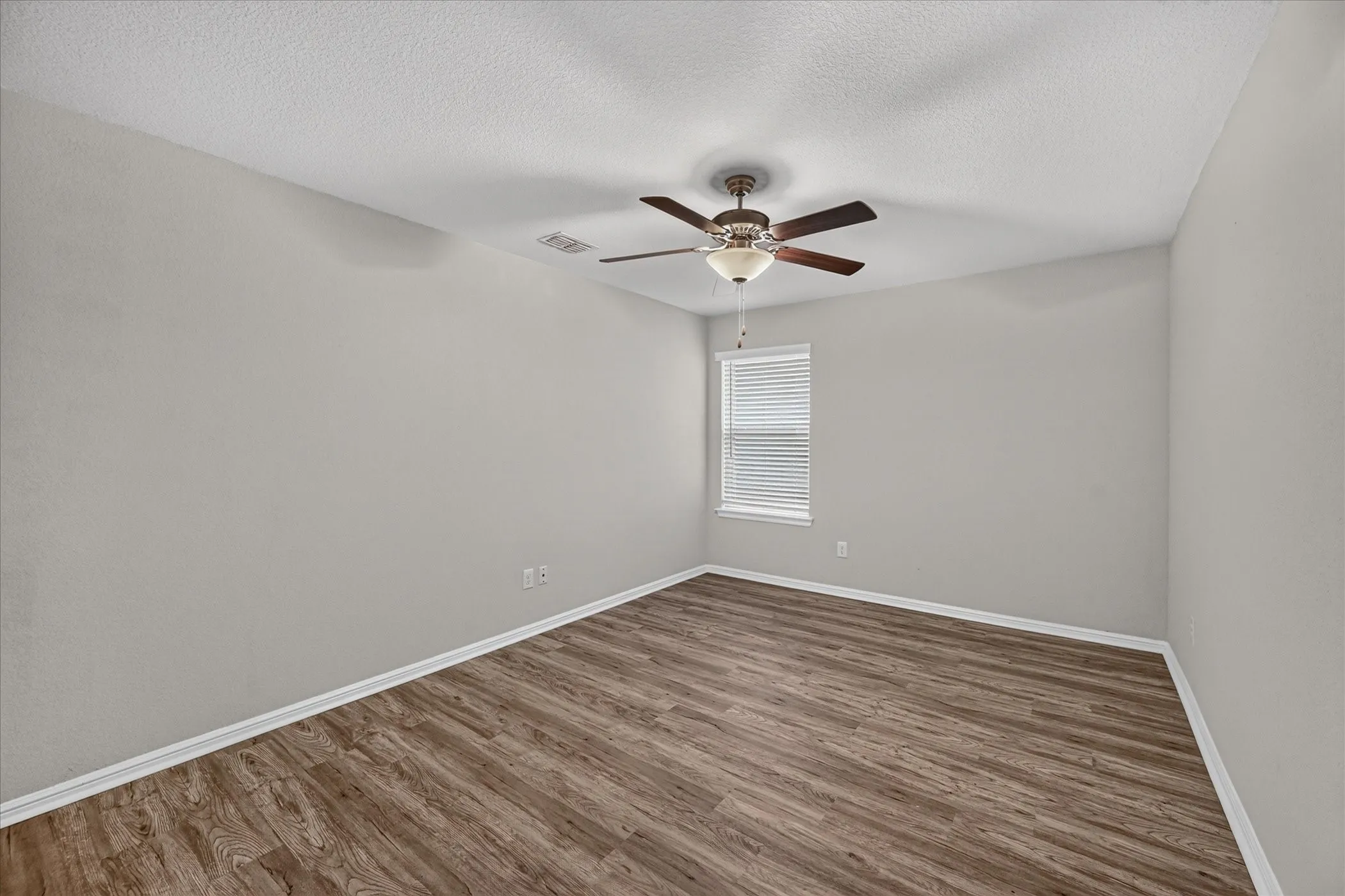 Single Family Residence For Rent in Denton County , 5825 Rostherne Drive, Celina, Texas 76227, 4 Bedroom, 2 Bathroom, 2 Garage spaces, 2,011 Sqft, built in 2020, mls#21280279, Real Estate Agent in Celina, Homes For Rent in Denton county, Homes For Rent in Celina, Realtor in Celina Texas, Real Estate Brokerage Independent Realty Texas, Luminita Cordes Realtor