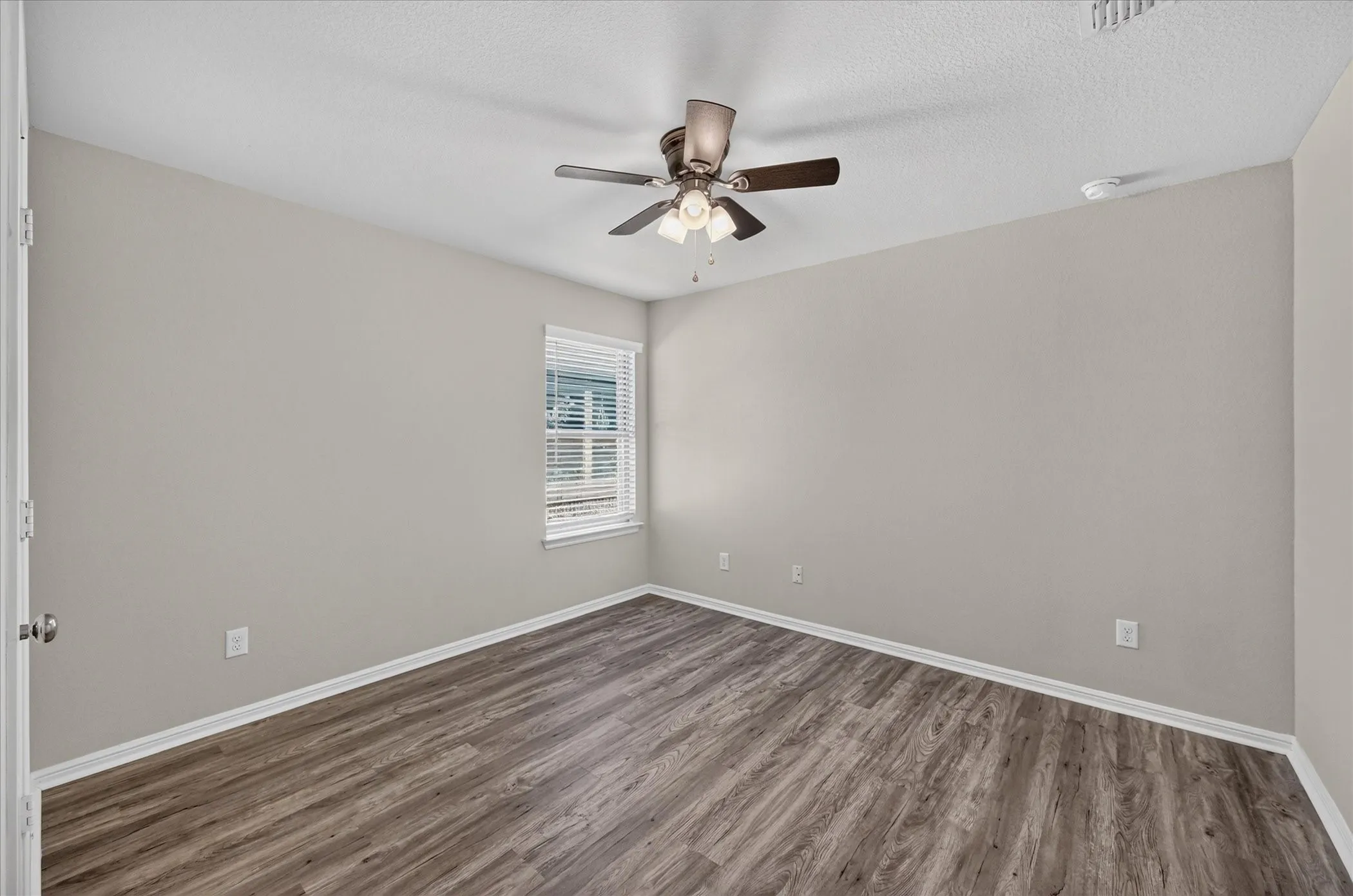 Single Family Residence For Rent in Denton County , 5825 Rostherne Drive, Celina, Texas 76227, 4 Bedroom, 2 Bathroom, 2 Garage spaces, 2,011 Sqft, built in 2020, mls#21280279, Real Estate Agent in Celina, Homes For Rent in Denton county, Homes For Rent in Celina, Realtor in Celina Texas, Real Estate Brokerage Independent Realty Texas, Luminita Cordes Realtor
