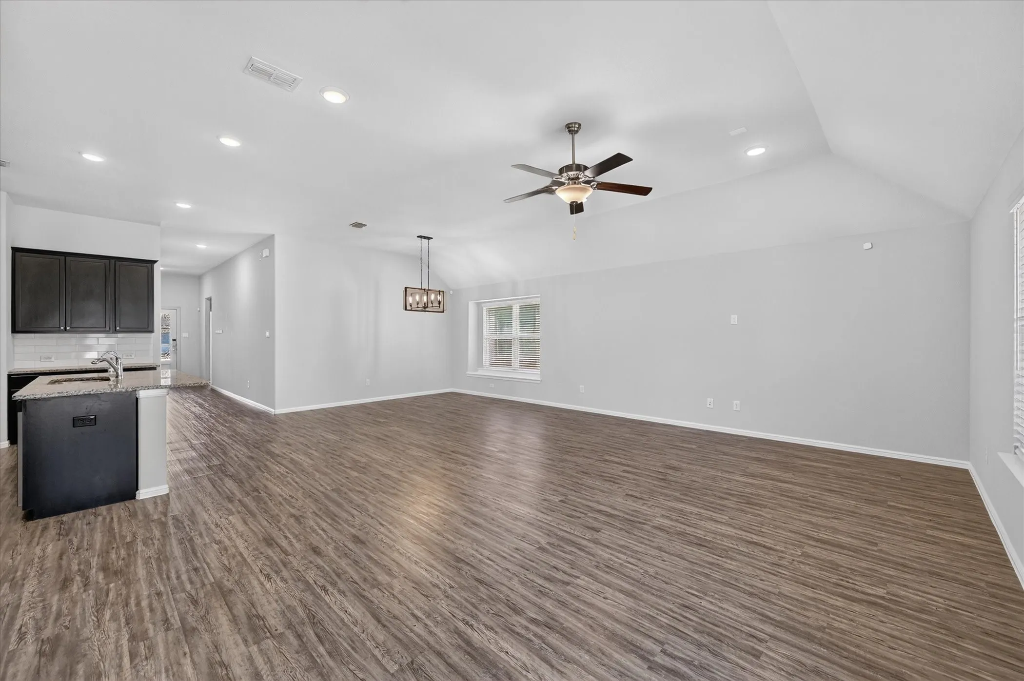 Single Family Residence For Rent in Denton County , 5825 Rostherne Drive, Celina, Texas 76227, 4 Bedroom, 2 Bathroom, 2 Garage spaces, 2,011 Sqft, built in 2020, mls#21280279, Real Estate Agent in Celina, Homes For Rent in Denton county, Homes For Rent in Celina, Realtor in Celina Texas, Real Estate Brokerage Independent Realty Texas, Luminita Cordes Realtor