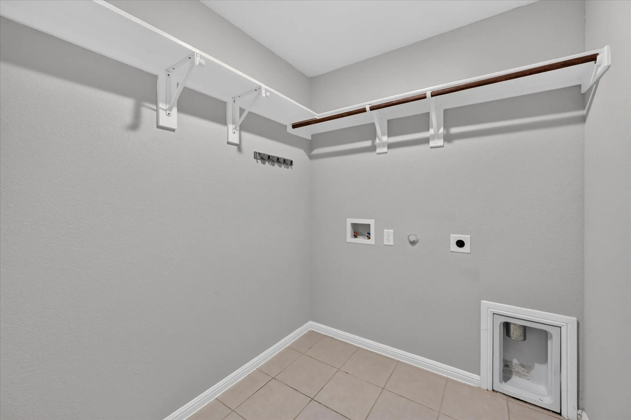 Single Family Residence For Rent in Denton County , 5825 Rostherne Drive, Celina, Texas 76227, 4 Bedroom, 2 Bathroom, 2 Garage spaces, 2,011 Sqft, built in 2020, mls#21280279, Real Estate Agent in Celina, Homes For Rent in Denton county, Homes For Rent in Celina, Realtor in Celina Texas, Real Estate Brokerage Independent Realty Texas, Luminita Cordes Realtor