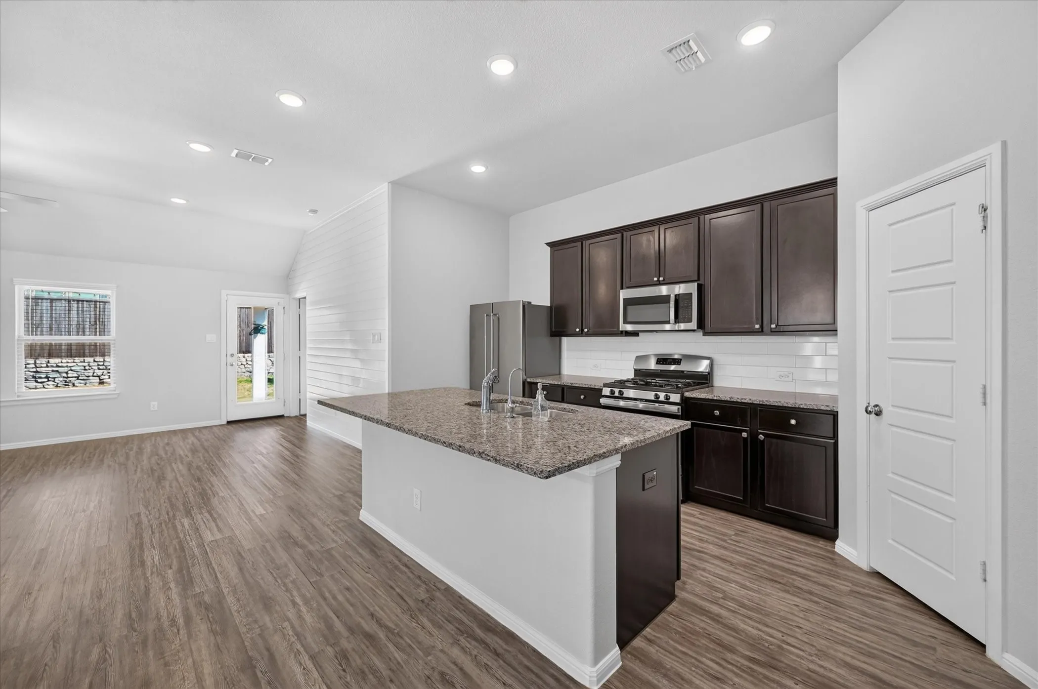 Single Family Residence For Rent in Denton County , 5825 Rostherne Drive, Celina, Texas 76227, 4 Bedroom, 2 Bathroom, 2 Garage spaces, 2,011 Sqft, built in 2020, mls#21280279, Real Estate Agent in Celina, Homes For Rent in Denton county, Homes For Rent in Celina, Realtor in Celina Texas, Real Estate Brokerage Independent Realty Texas, Luminita Cordes Realtor