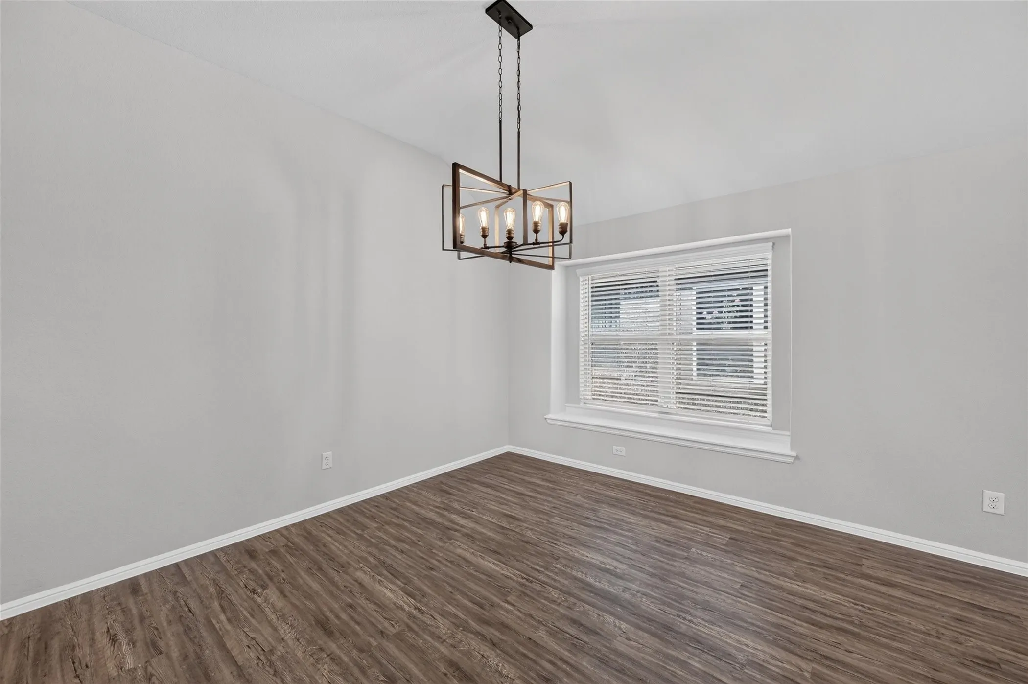 Single Family Residence For Rent in Denton County , 5825 Rostherne Drive, Celina, Texas 76227, 4 Bedroom, 2 Bathroom, 2 Garage spaces, 2,011 Sqft, built in 2020, mls#21280279, Real Estate Agent in Celina, Homes For Rent in Denton county, Homes For Rent in Celina, Realtor in Celina Texas, Real Estate Brokerage Independent Realty Texas, Luminita Cordes Realtor