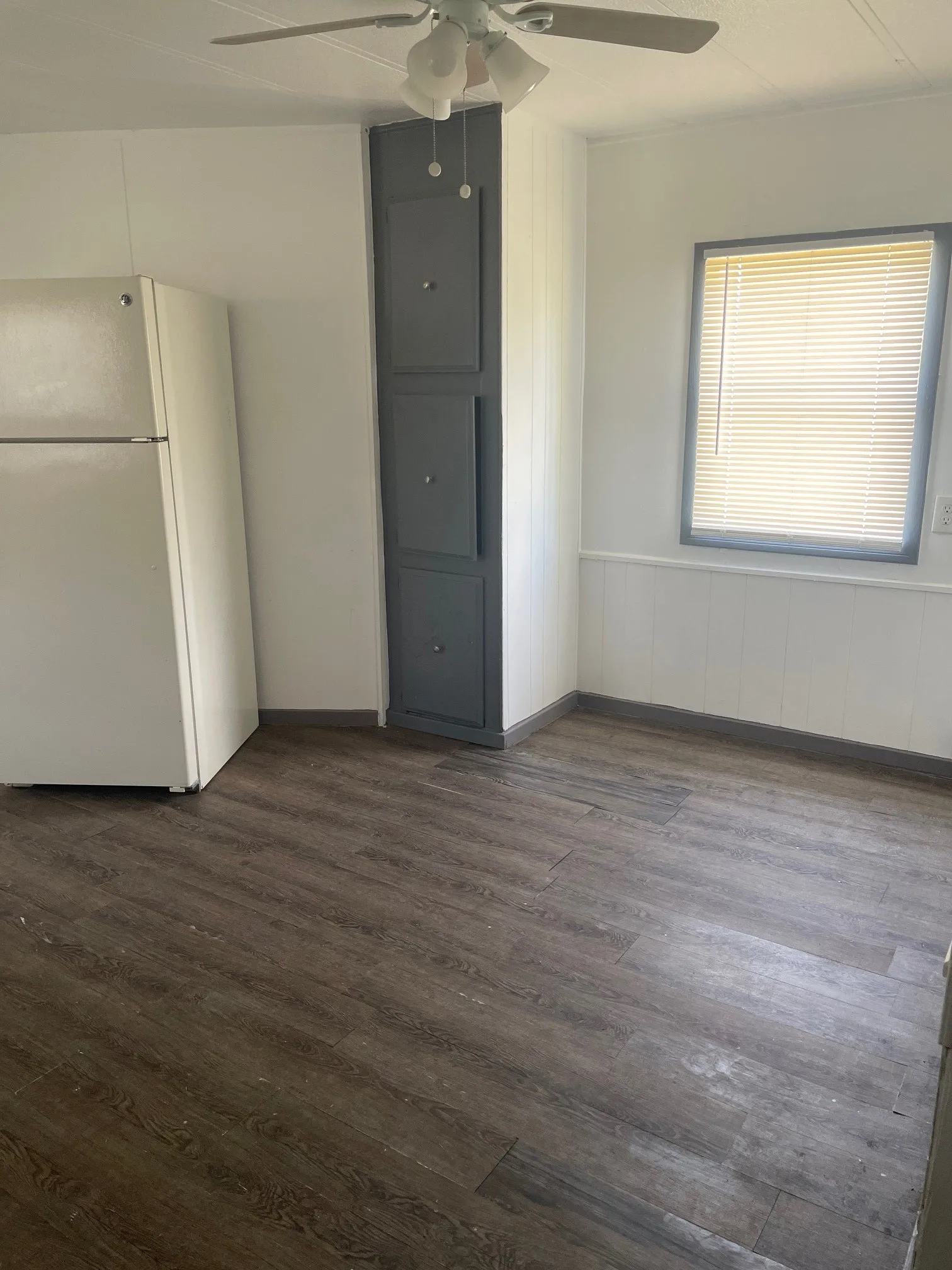 Mobile Home For Rent in Collin County , 120 Cunningham Boulevard, Anna, Texas 75409, 3 Bedroom, 2 Bathroom, Garage spaces, 980 Sqft, built in 1980, mls#21280049, Real Estate Agent in Anna, Homes For Rent in Collin county, Homes For Rent in Anna, Realtor in Anna Texas, Real Estate Brokerage Independent Realty Texas, Luminita Cordes Realtor