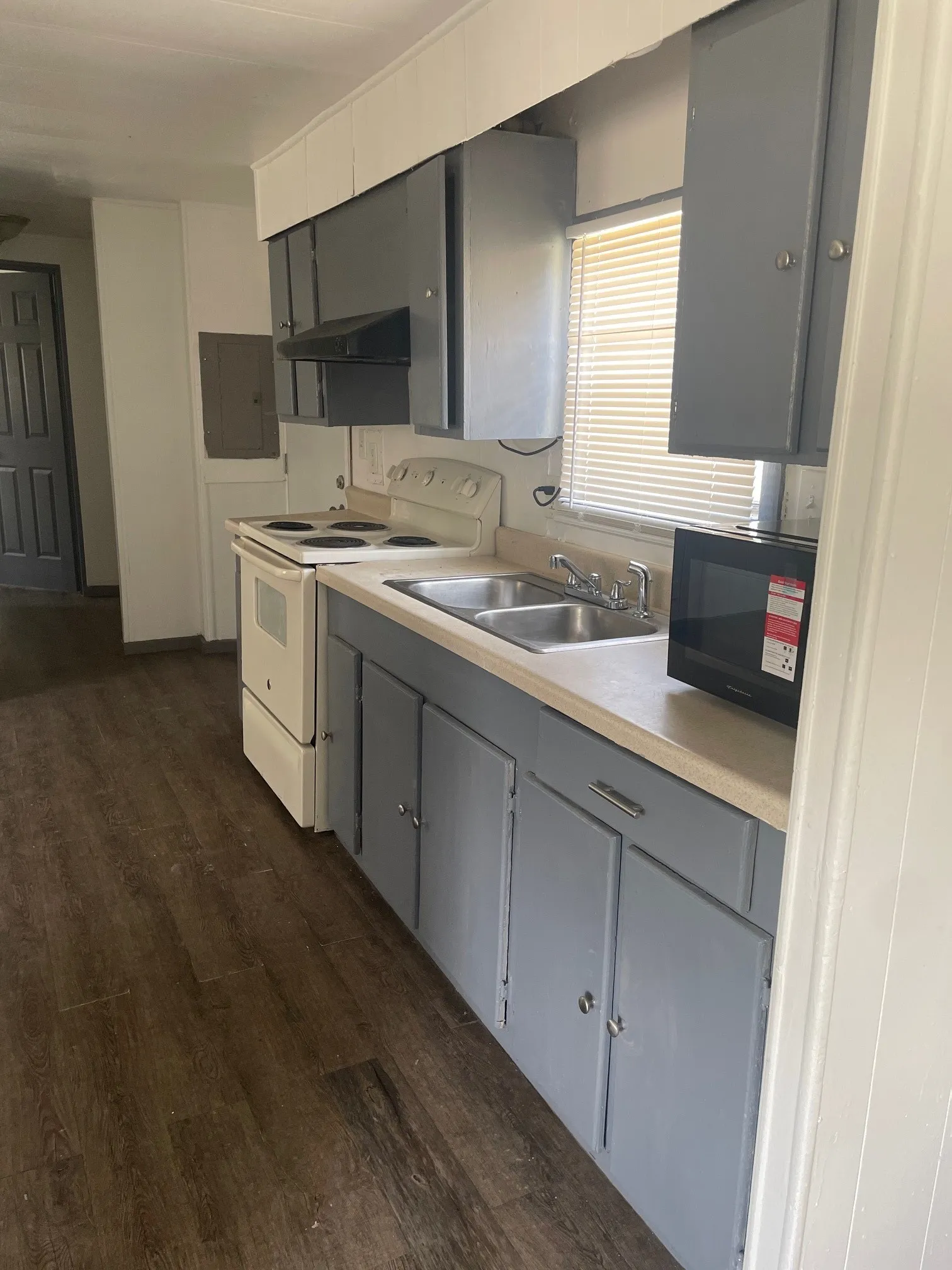Mobile Home For Rent in Collin County , 120 Cunningham Boulevard, Anna, Texas 75409, 3 Bedroom, 2 Bathroom, Garage spaces, 980 Sqft, built in 1980, mls#21280049, Real Estate Agent in Anna, Homes For Rent in Collin county, Homes For Rent in Anna, Realtor in Anna Texas, Real Estate Brokerage Independent Realty Texas, Luminita Cordes Realtor
