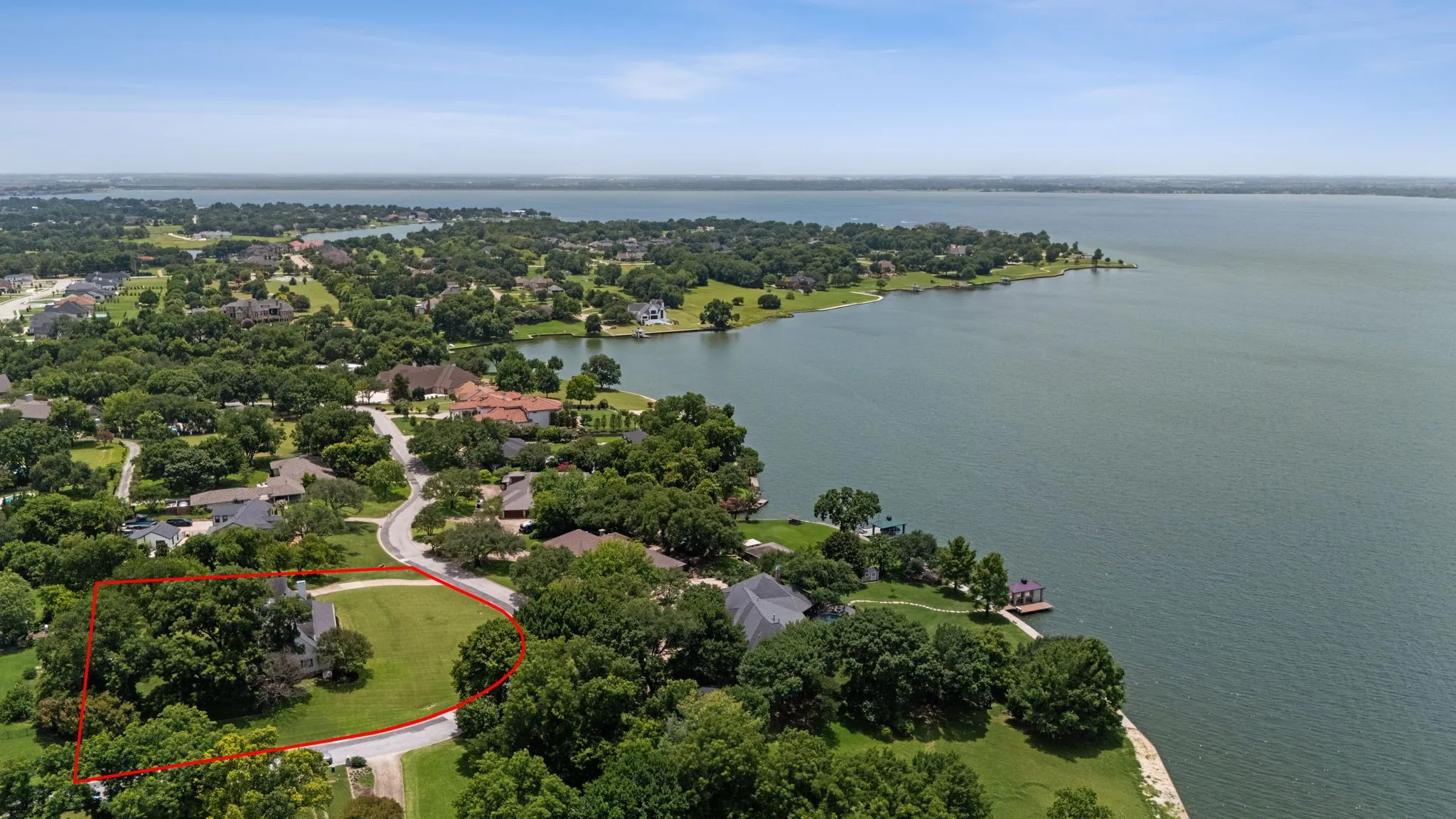 Single Family Residence For Sale in Rockwall County , 619 Sorita Circle, Heath, Texas 75032, 3 Bedroom, 4 Bathroom, 2 Garage spaces, 3,413 Sqft, built in 1984, mls#21279953, Real Estate Agent in Heath, Homes For Sale in Rockwall county, Homes For Sale in Heath, Realtor in Heath Texas, Real Estate Brokerage Independent Realty Texas, Luminita Cordes Realtor