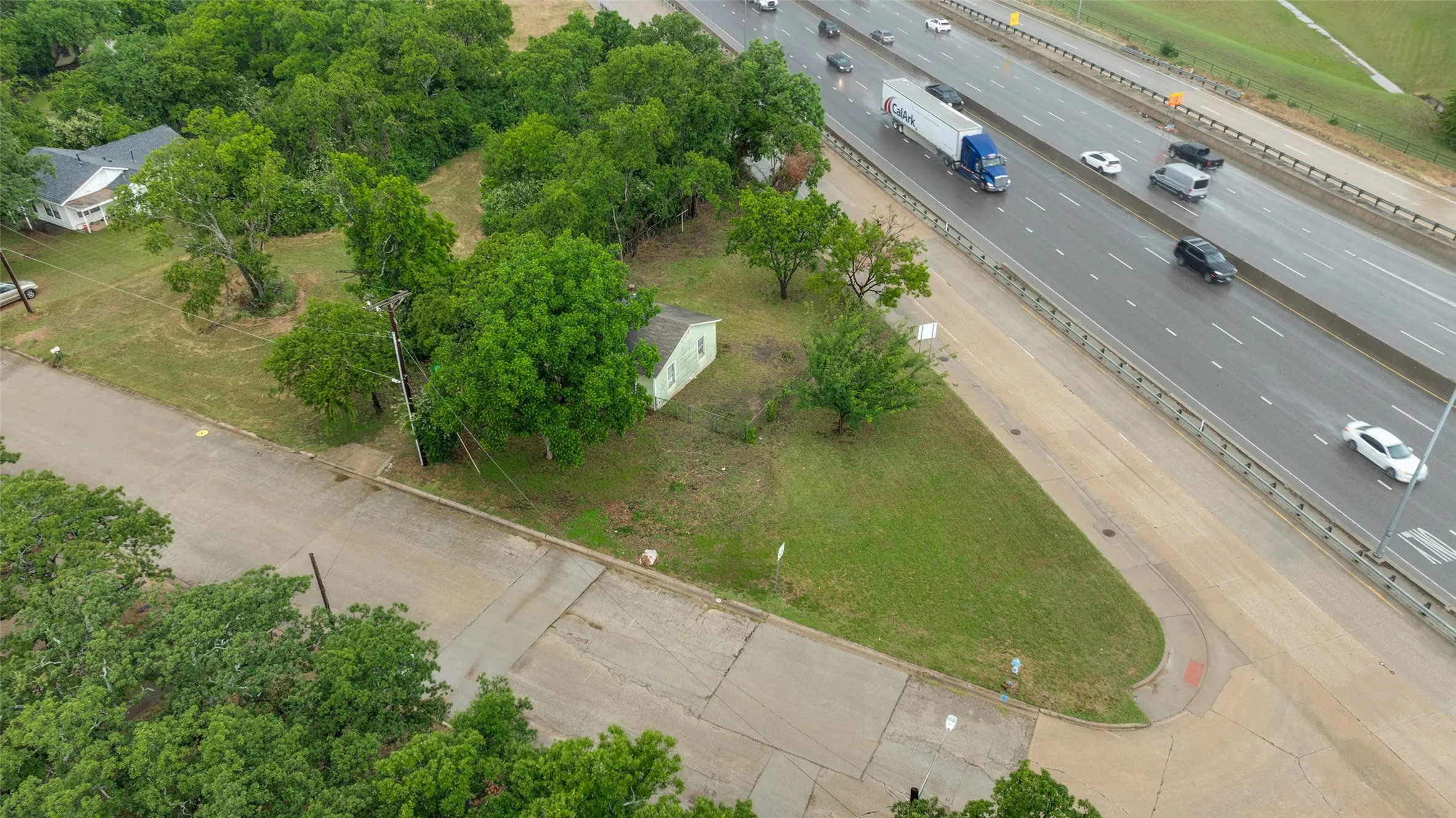Single Family Residence For Sale in Denton County , 1202 Lindsey Street, Denton, Texas 76205, 2 Bedroom, 1 Bathroom, 1 Garage spaces, 871 Sqft, built in 1946, mls#21252509, Real Estate Agent in Denton, Homes For Sale in Denton county, Homes For Sale in Denton, Realtor in Denton Texas, Real Estate Brokerage Independent Realty Texas, Luminita Cordes Realtor