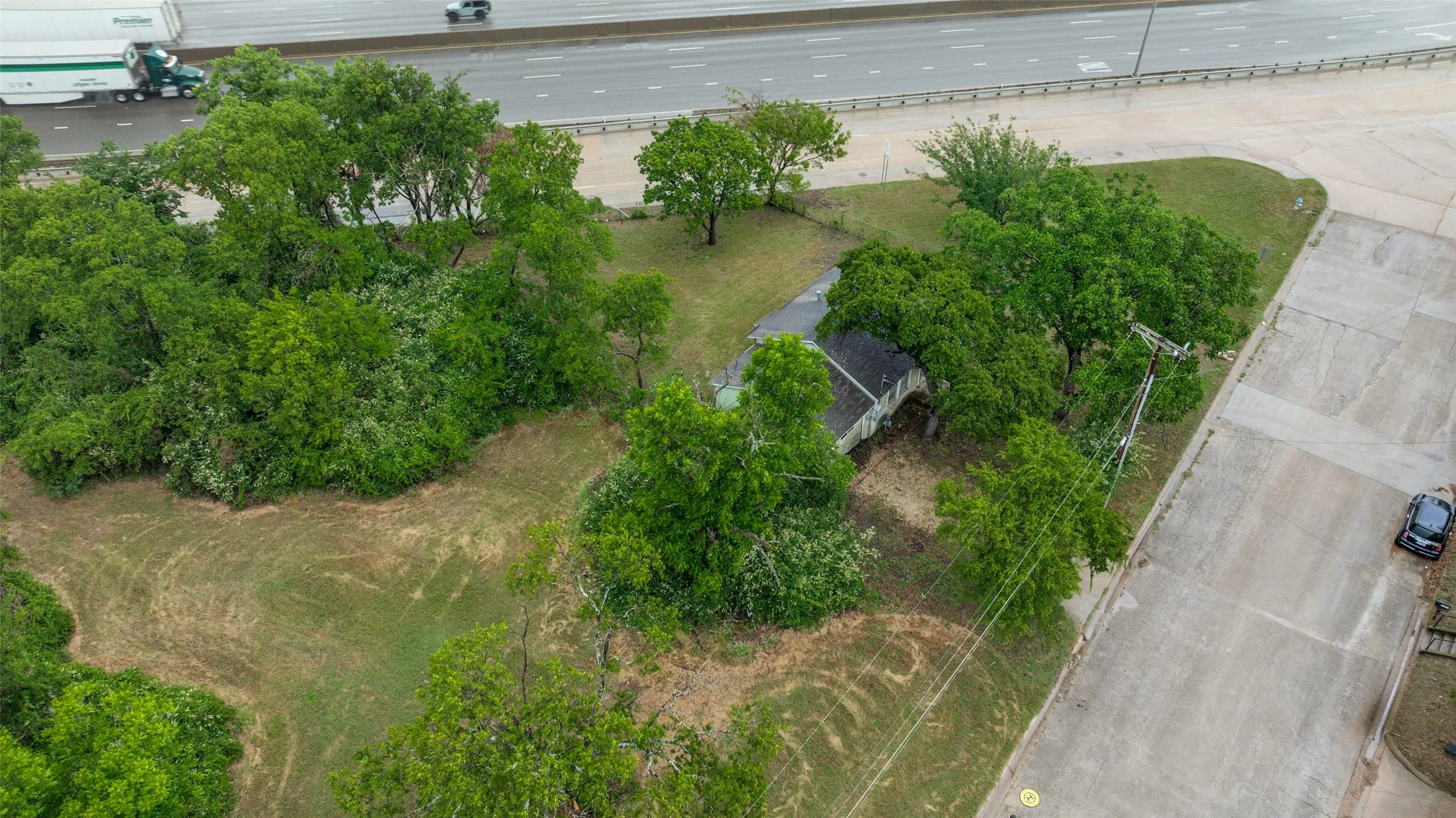 Single Family Residence For Sale in Denton County , 1202 Lindsey Street, Denton, Texas 76205, 2 Bedroom, 1 Bathroom, 1 Garage spaces, 871 Sqft, built in 1946, mls#21252509, Real Estate Agent in Denton, Homes For Sale in Denton county, Homes For Sale in Denton, Realtor in Denton Texas, Real Estate Brokerage Independent Realty Texas, Luminita Cordes Realtor