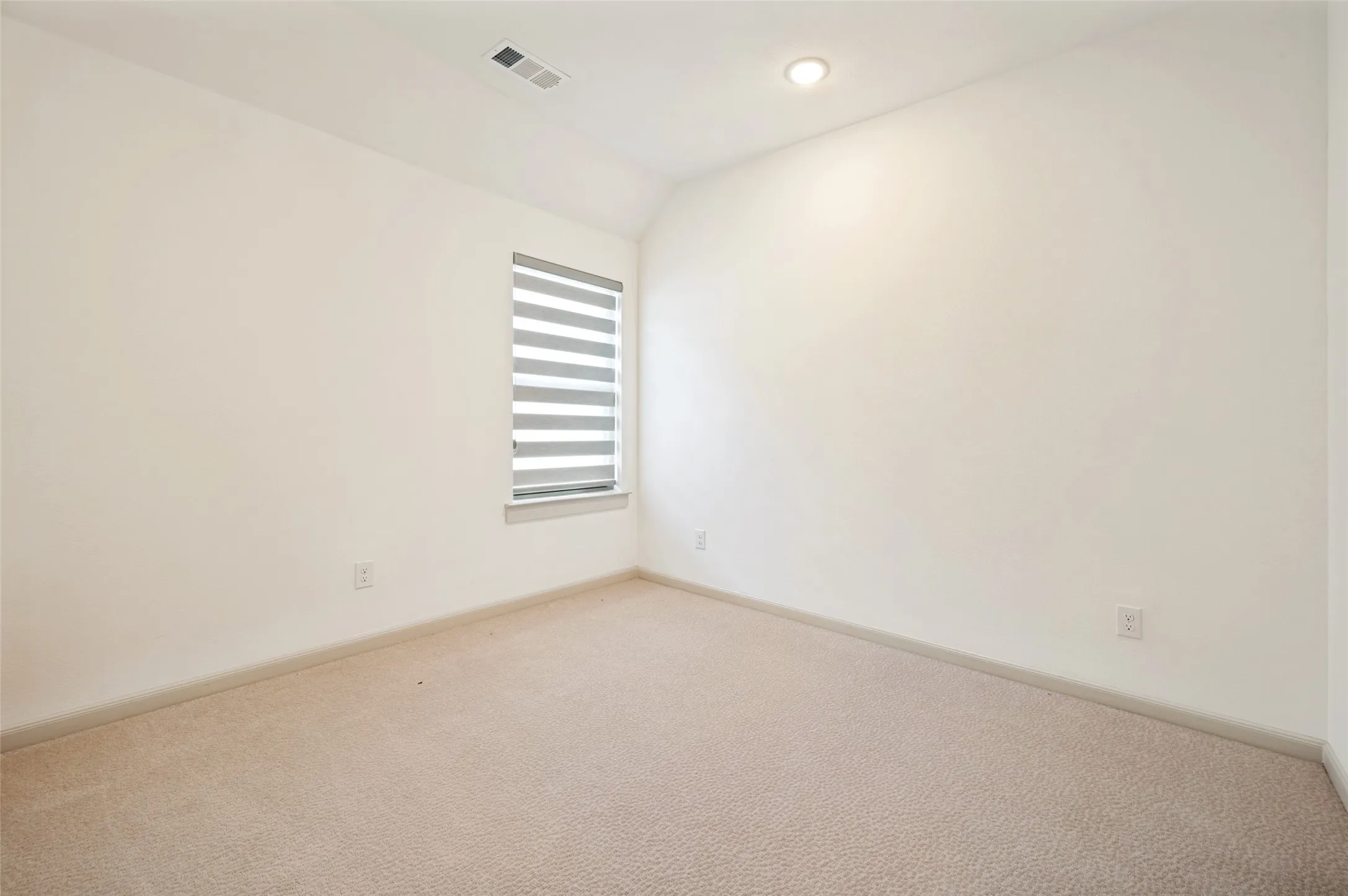 Single Family Residence For Rent in Denton County , 1240 Crescent Lane, Prosper, Texas 75078, 5 Bedroom, 6 Bathroom, 2 Garage spaces, 3,613 Sqft, built in 2022, mls#21279763, Real Estate Agent in Prosper, Homes For Rent in Denton county, Homes For Rent in Prosper, Realtor in Prosper Texas, Real Estate Brokerage Independent Realty Texas, Luminita Cordes Realtor