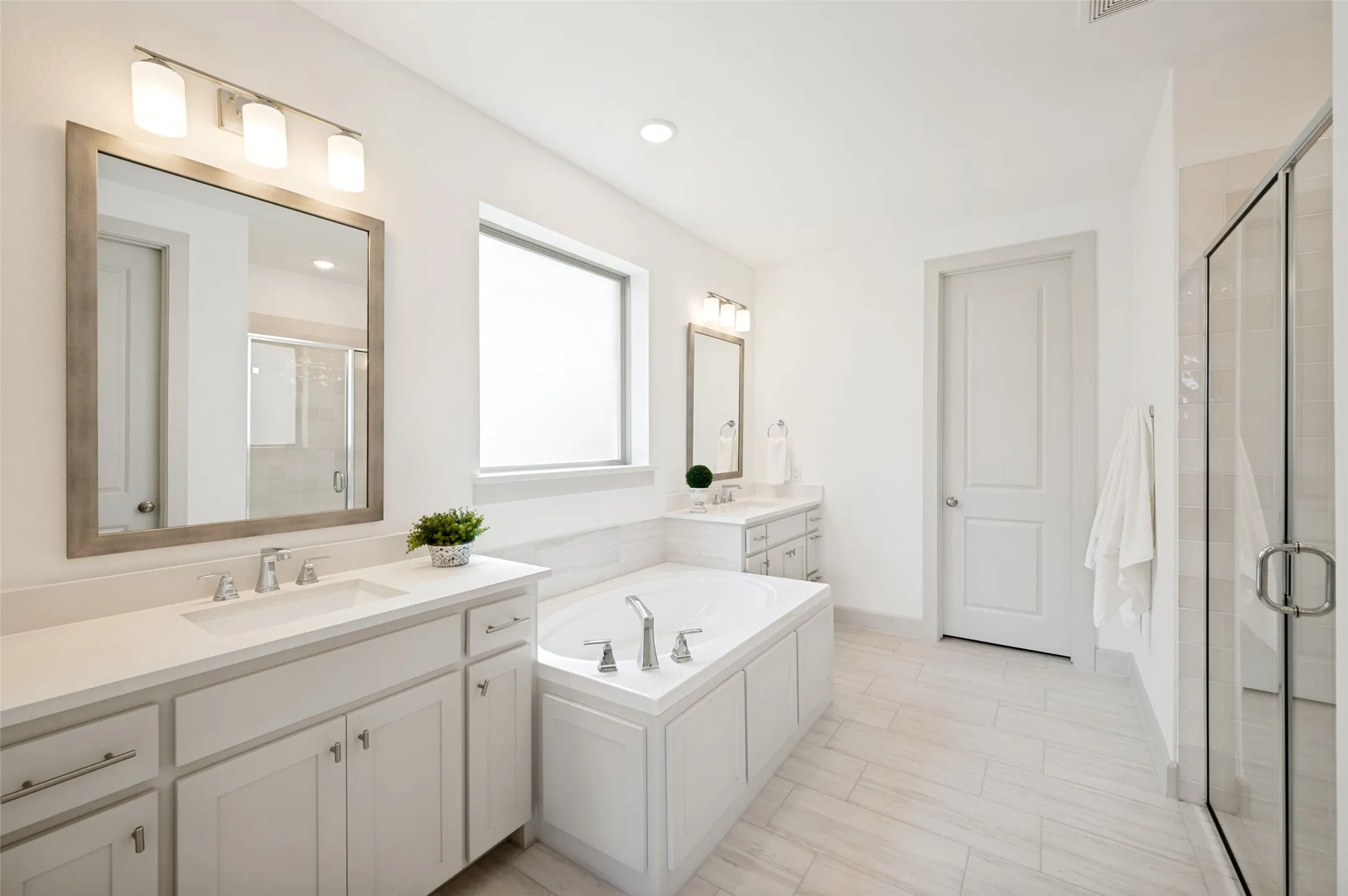 Single Family Residence For Rent in Denton County , 1240 Crescent Lane, Prosper, Texas 75078, 5 Bedroom, 6 Bathroom, 2 Garage spaces, 3,613 Sqft, built in 2022, mls#21279763, Real Estate Agent in Prosper, Homes For Rent in Denton county, Homes For Rent in Prosper, Realtor in Prosper Texas, Real Estate Brokerage Independent Realty Texas, Luminita Cordes Realtor