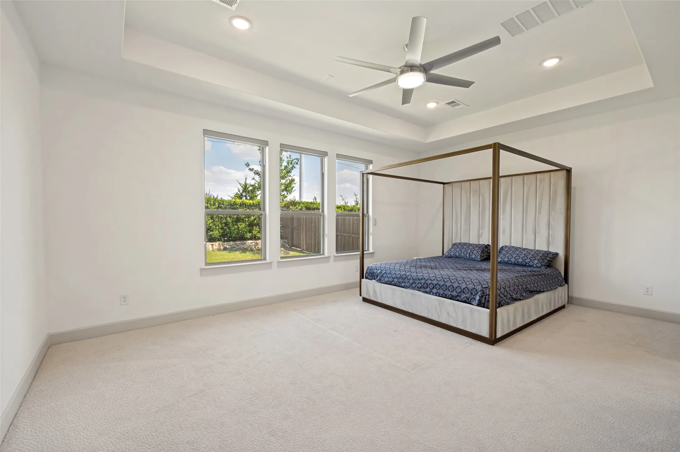Single Family Residence For Rent in Denton County , 1240 Crescent Lane, Prosper, Texas 75078, 5 Bedroom, 6 Bathroom, 2 Garage spaces, 3,613 Sqft, built in 2022, mls#21279763, Real Estate Agent in Prosper, Homes For Rent in Denton county, Homes For Rent in Prosper, Realtor in Prosper Texas, Real Estate Brokerage Independent Realty Texas, Luminita Cordes Realtor