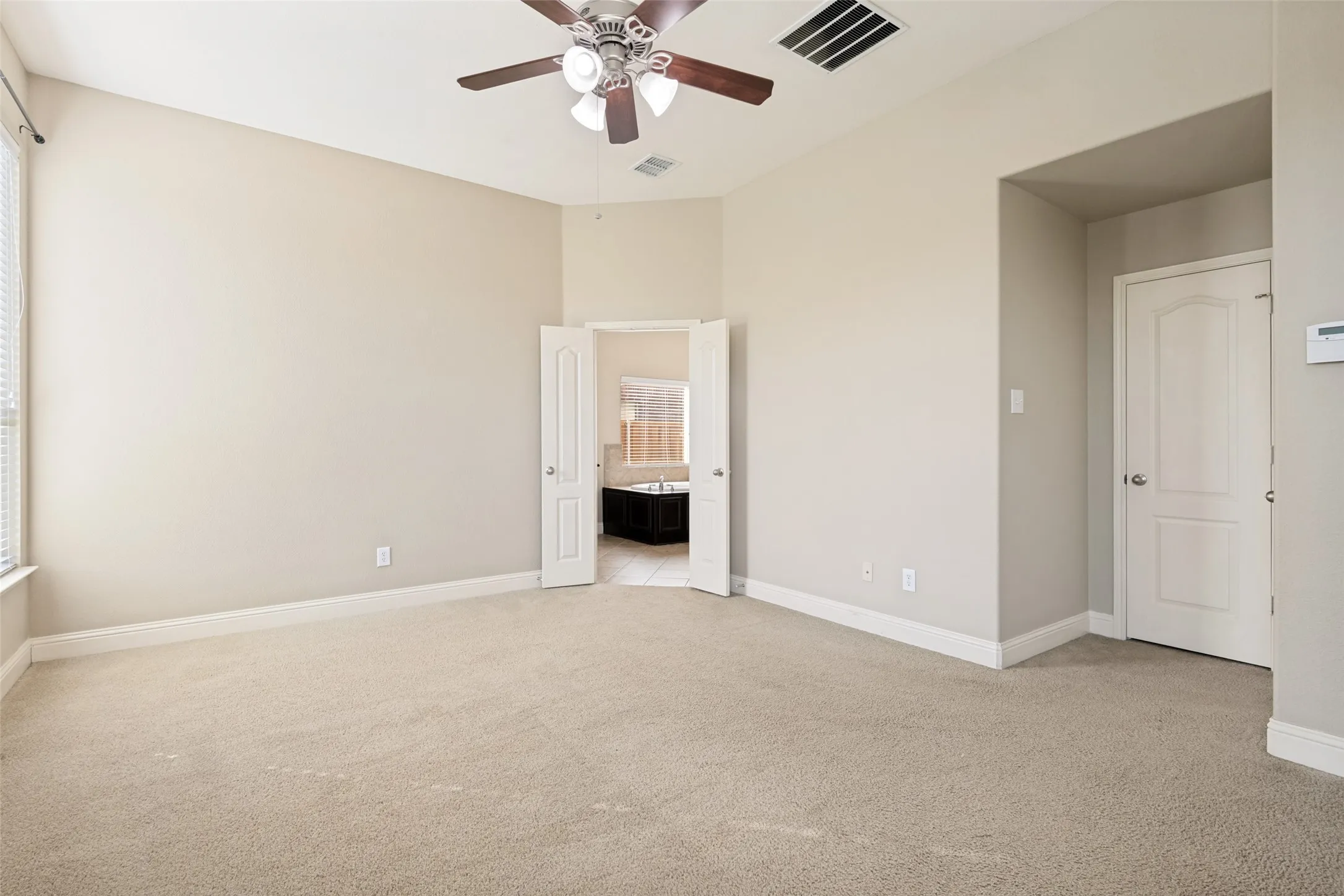Single Family Residence For Sale in Rockwall County , 594 Louder Way, Fate, Texas 75087, 4 Bedroom, 3 Bathroom, 2 Garage spaces, 2,760 Sqft, built in 2011, mls#21274955, Real Estate Agent in Fate, Homes For Sale in Rockwall county, Homes For Sale in Fate, Realtor in Fate Texas, Real Estate Brokerage Independent Realty Texas, Luminita Cordes Realtor