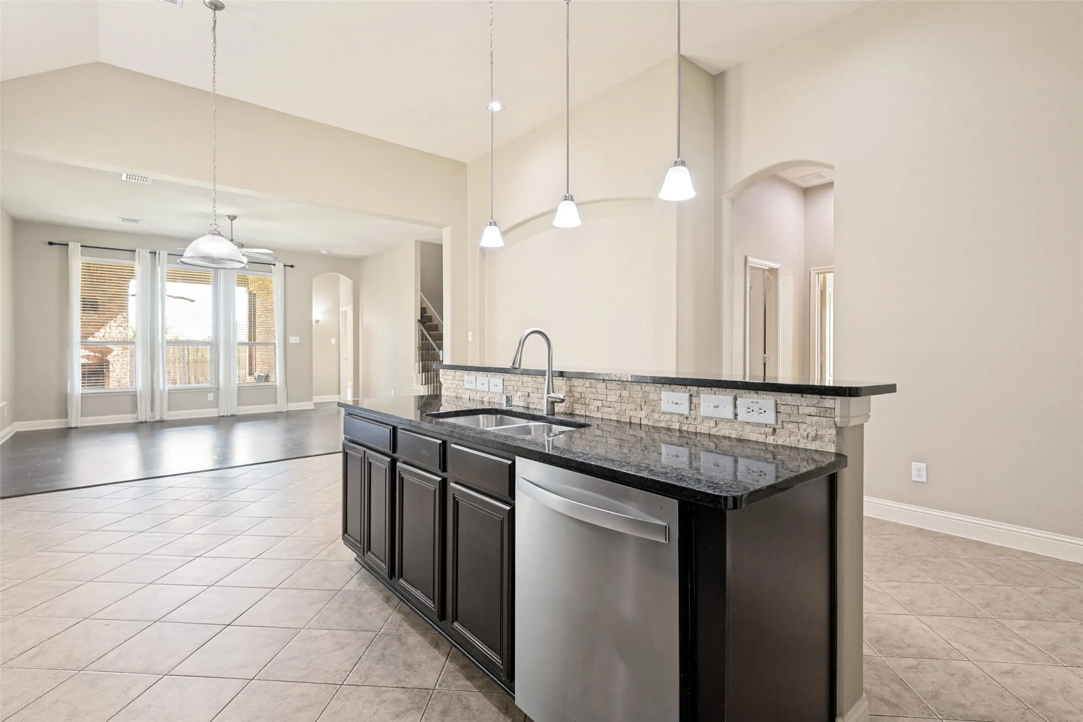 Single Family Residence For Sale in Rockwall County , 594 Louder Way, Fate, Texas 75087, 4 Bedroom, 3 Bathroom, 2 Garage spaces, 2,760 Sqft, built in 2011, mls#21274955, Real Estate Agent in Fate, Homes For Sale in Rockwall county, Homes For Sale in Fate, Realtor in Fate Texas, Real Estate Brokerage Independent Realty Texas, Luminita Cordes Realtor