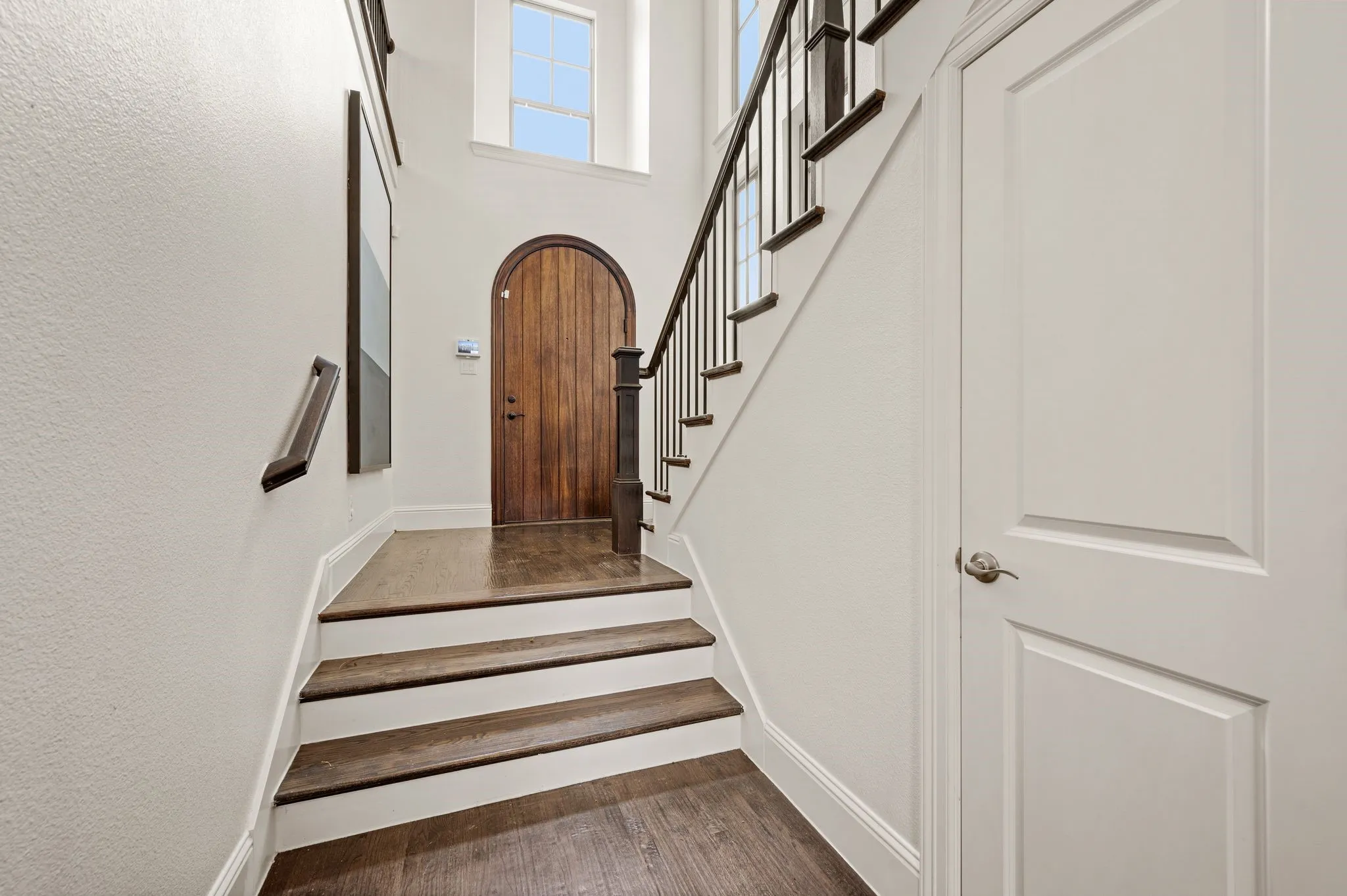 Single Family Residence For Sale in Dallas County , 4887 Cloudcroft Lane, Irving, Texas 75038, 3 Bedroom, 5 Bathroom, 2 Garage spaces, 3,618 Sqft, built in 2016, mls#21276391, Real Estate Agent in Irving, Homes For Sale in Dallas county, Homes For Sale in Irving, Realtor in Irving Texas, Real Estate Brokerage Independent Realty Texas, Luminita Cordes Realtor