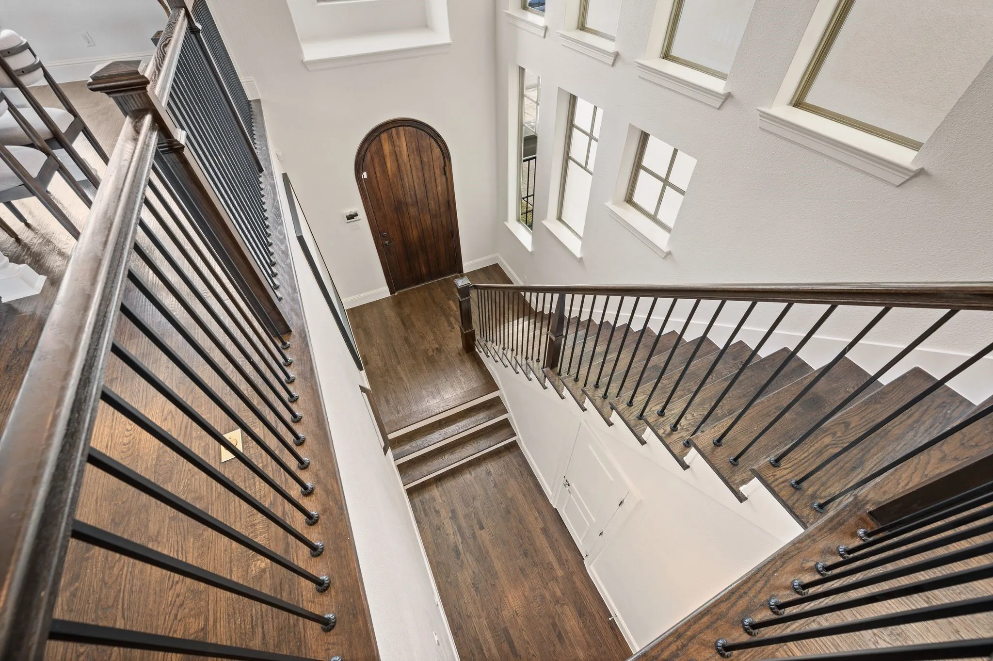 Single Family Residence For Sale in Dallas County , 4887 Cloudcroft Lane, Irving, Texas 75038, 3 Bedroom, 5 Bathroom, 2 Garage spaces, 3,618 Sqft, built in 2016, mls#21276391, Real Estate Agent in Irving, Homes For Sale in Dallas county, Homes For Sale in Irving, Realtor in Irving Texas, Real Estate Brokerage Independent Realty Texas, Luminita Cordes Realtor