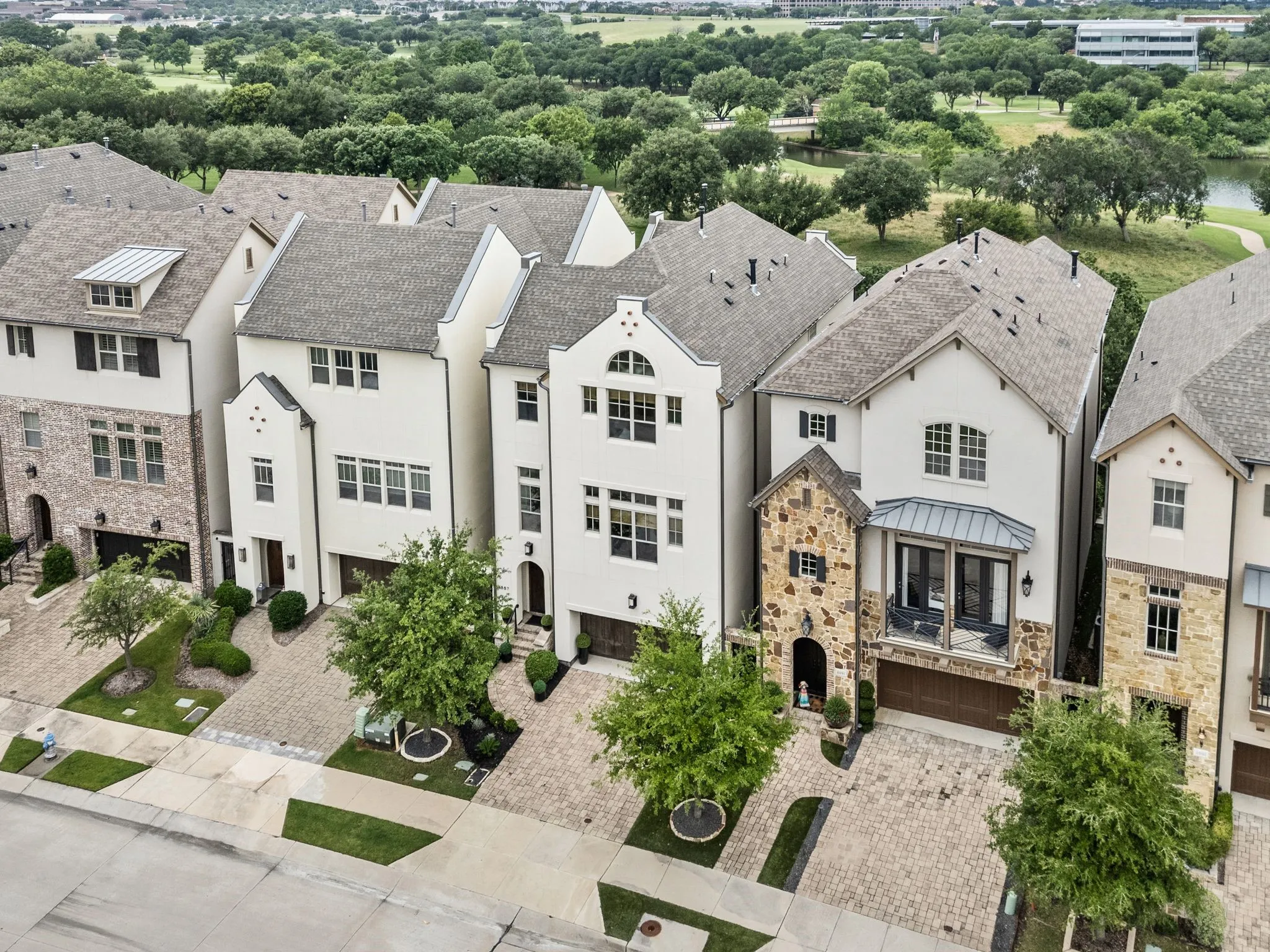 Single Family Residence For Sale in Dallas County , 4887 Cloudcroft Lane, Irving, Texas 75038, 3 Bedroom, 5 Bathroom, 2 Garage spaces, 3,618 Sqft, built in 2016, mls#21276391, Real Estate Agent in Irving, Homes For Sale in Dallas county, Homes For Sale in Irving, Realtor in Irving Texas, Real Estate Brokerage Independent Realty Texas, Luminita Cordes Realtor