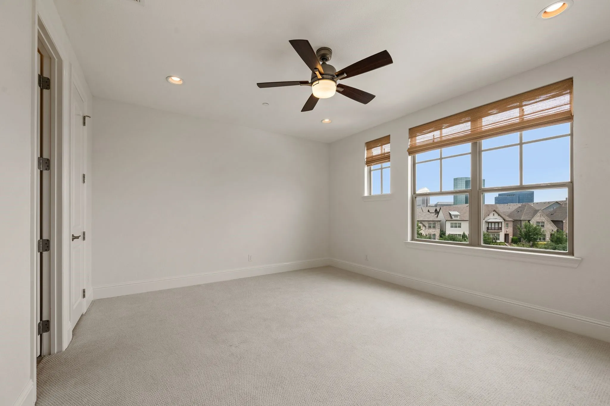 Single Family Residence For Sale in Dallas County , 4887 Cloudcroft Lane, Irving, Texas 75038, 3 Bedroom, 5 Bathroom, 2 Garage spaces, 3,618 Sqft, built in 2016, mls#21276391, Real Estate Agent in Irving, Homes For Sale in Dallas county, Homes For Sale in Irving, Realtor in Irving Texas, Real Estate Brokerage Independent Realty Texas, Luminita Cordes Realtor
