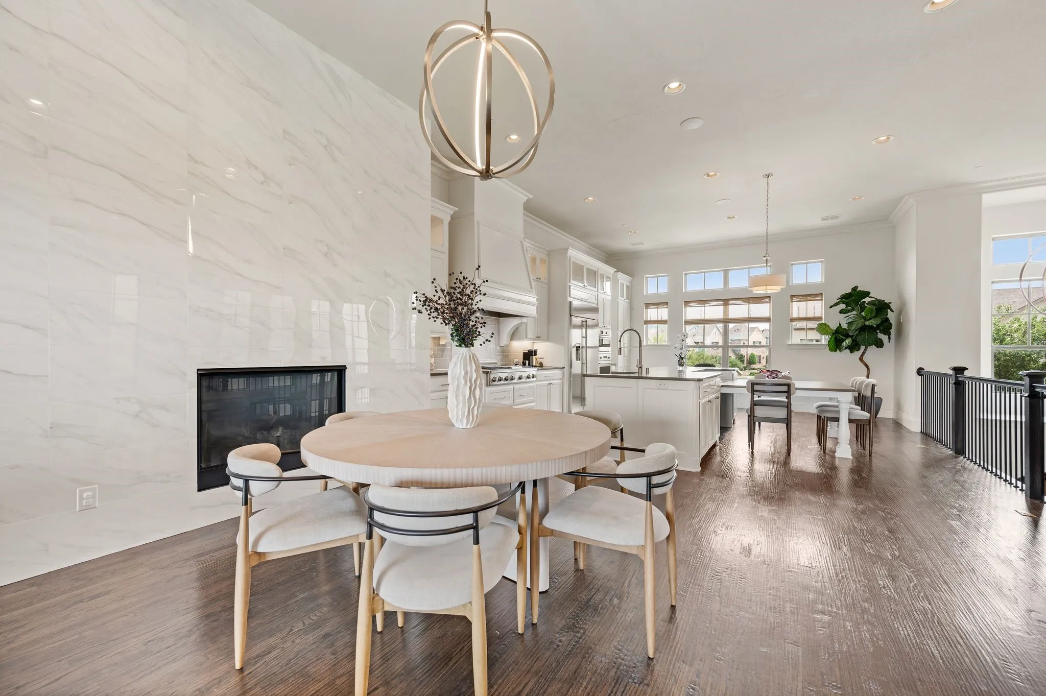 Single Family Residence For Sale in Dallas County , 4887 Cloudcroft Lane, Irving, Texas 75038, 3 Bedroom, 5 Bathroom, 2 Garage spaces, 3,618 Sqft, built in 2016, mls#21276391, Real Estate Agent in Irving, Homes For Sale in Dallas county, Homes For Sale in Irving, Realtor in Irving Texas, Real Estate Brokerage Independent Realty Texas, Luminita Cordes Realtor