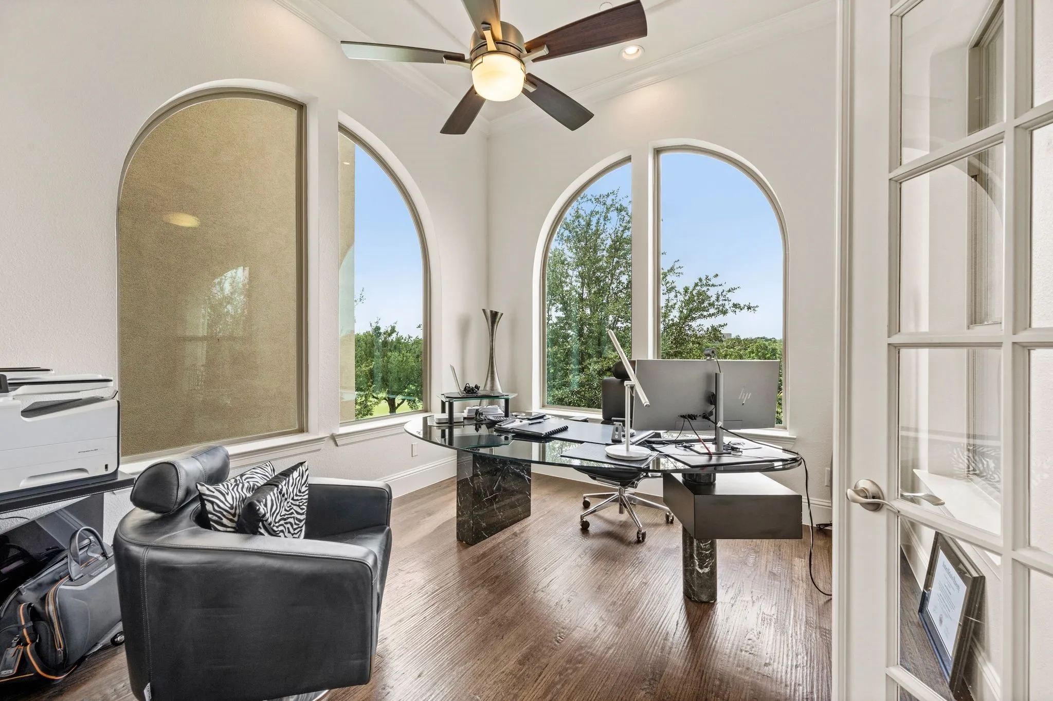 Single Family Residence For Sale in Dallas County , 4887 Cloudcroft Lane, Irving, Texas 75038, 3 Bedroom, 5 Bathroom, 2 Garage spaces, 3,618 Sqft, built in 2016, mls#21276391, Real Estate Agent in Irving, Homes For Sale in Dallas county, Homes For Sale in Irving, Realtor in Irving Texas, Real Estate Brokerage Independent Realty Texas, Luminita Cordes Realtor