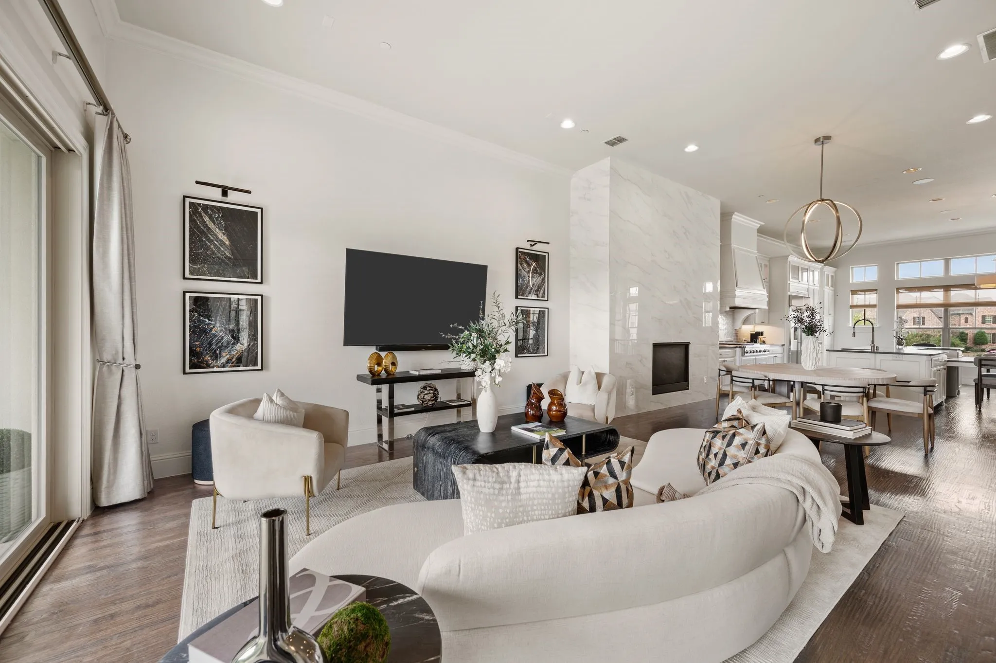 Single Family Residence For Sale in Dallas County , 4887 Cloudcroft Lane, Irving, Texas 75038, 3 Bedroom, 5 Bathroom, 2 Garage spaces, 3,618 Sqft, built in 2016, mls#21276391, Real Estate Agent in Irving, Homes For Sale in Dallas county, Homes For Sale in Irving, Realtor in Irving Texas, Real Estate Brokerage Independent Realty Texas, Luminita Cordes Realtor