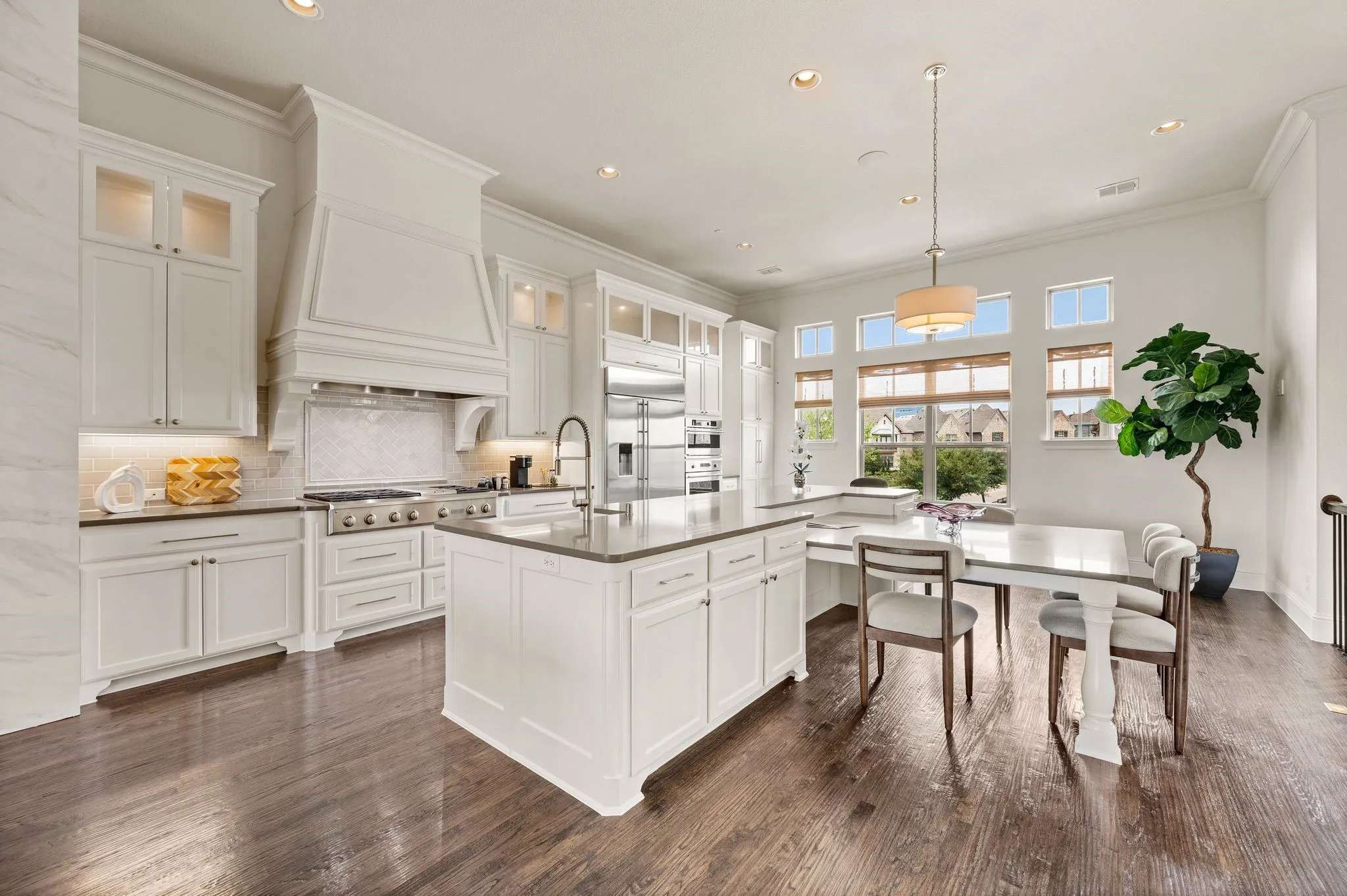 Single Family Residence For Sale in Dallas County , 4887 Cloudcroft Lane, Irving, Texas 75038, 3 Bedroom, 5 Bathroom, 2 Garage spaces, 3,618 Sqft, built in 2016, mls#21276391, Real Estate Agent in Irving, Homes For Sale in Dallas county, Homes For Sale in Irving, Realtor in Irving Texas, Real Estate Brokerage Independent Realty Texas, Luminita Cordes Realtor