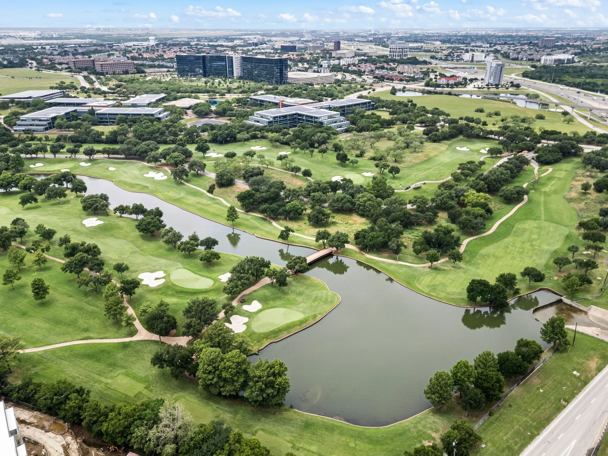 Single Family Residence For Sale in Dallas County , 4887 Cloudcroft Lane, Irving, Texas 75038, 3 Bedroom, 5 Bathroom, 2 Garage spaces, 3,618 Sqft, built in 2016, mls#21276391, Real Estate Agent in Irving, Homes For Sale in Dallas county, Homes For Sale in Irving, Realtor in Irving Texas, Real Estate Brokerage Independent Realty Texas, Luminita Cordes Realtor