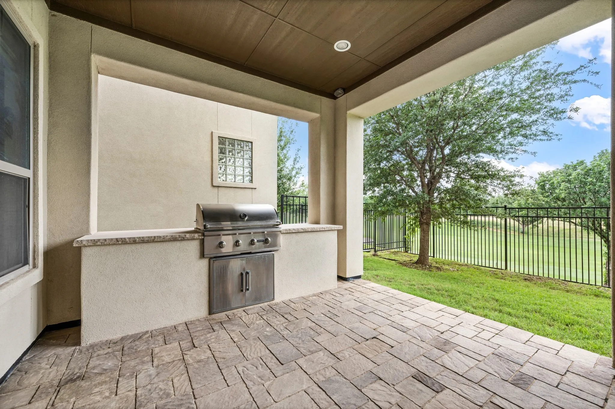 Single Family Residence For Sale in Dallas County , 4887 Cloudcroft Lane, Irving, Texas 75038, 3 Bedroom, 5 Bathroom, 2 Garage spaces, 3,618 Sqft, built in 2016, mls#21276391, Real Estate Agent in Irving, Homes For Sale in Dallas county, Homes For Sale in Irving, Realtor in Irving Texas, Real Estate Brokerage Independent Realty Texas, Luminita Cordes Realtor