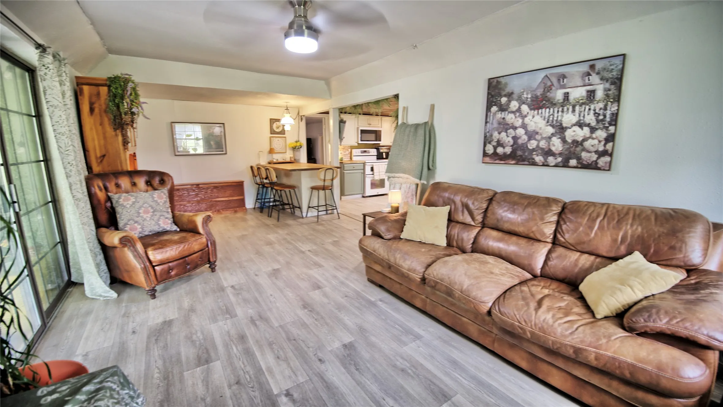 Single Family Residence For Sale in Montague County , 140 Elm Road, Nocona, Texas 76255, 3 Bedroom, 2 Bathroom, Garage spaces, 1,200 Sqft, built in 1955, mls#21280238, Real Estate Agent in Nocona, Homes For Sale in Montague county, Homes For Sale in Nocona, Realtor in Nocona Texas, Real Estate Brokerage Independent Realty Texas, Luminita Cordes Realtor