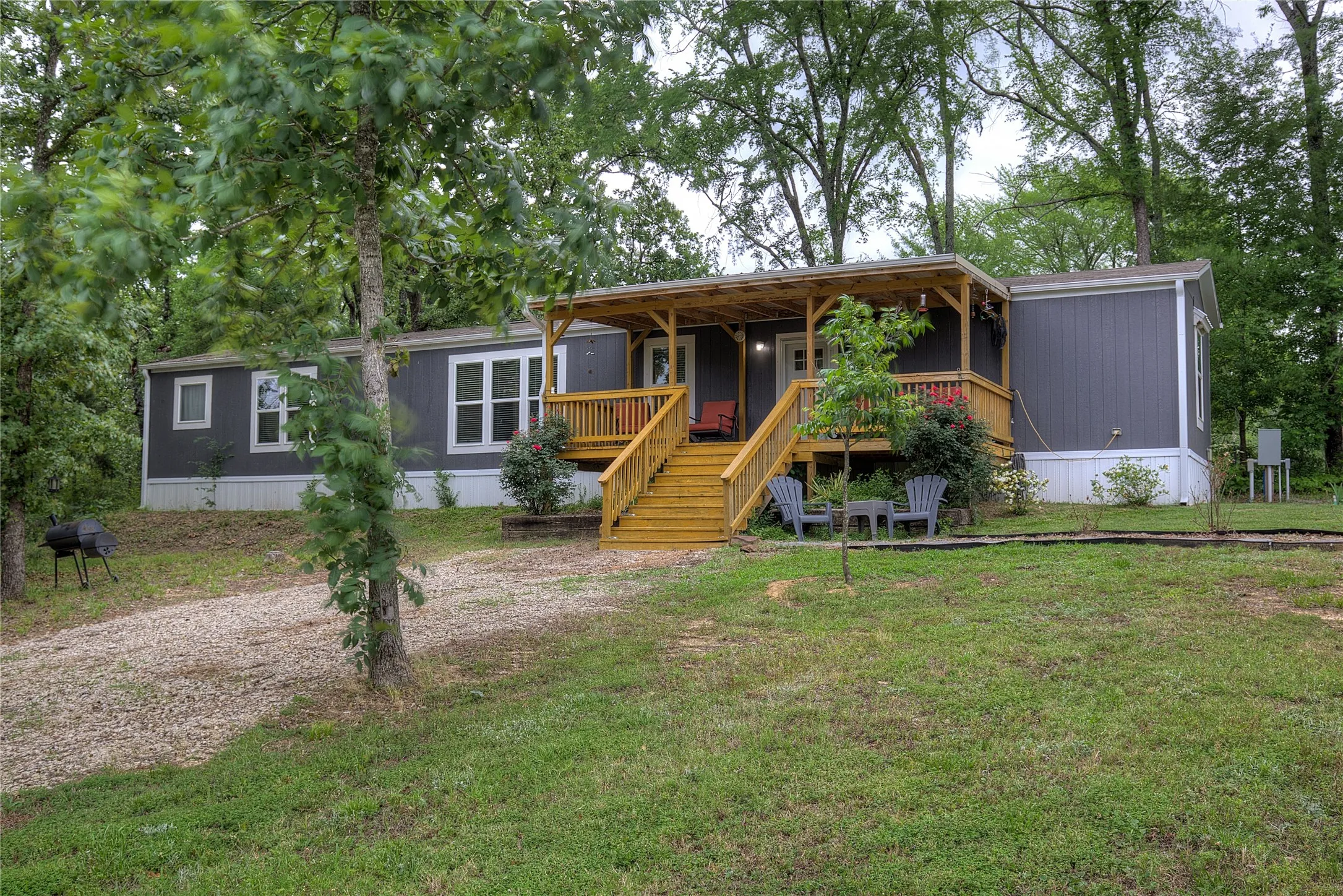 Hilltop home with amazing views of the lake!
