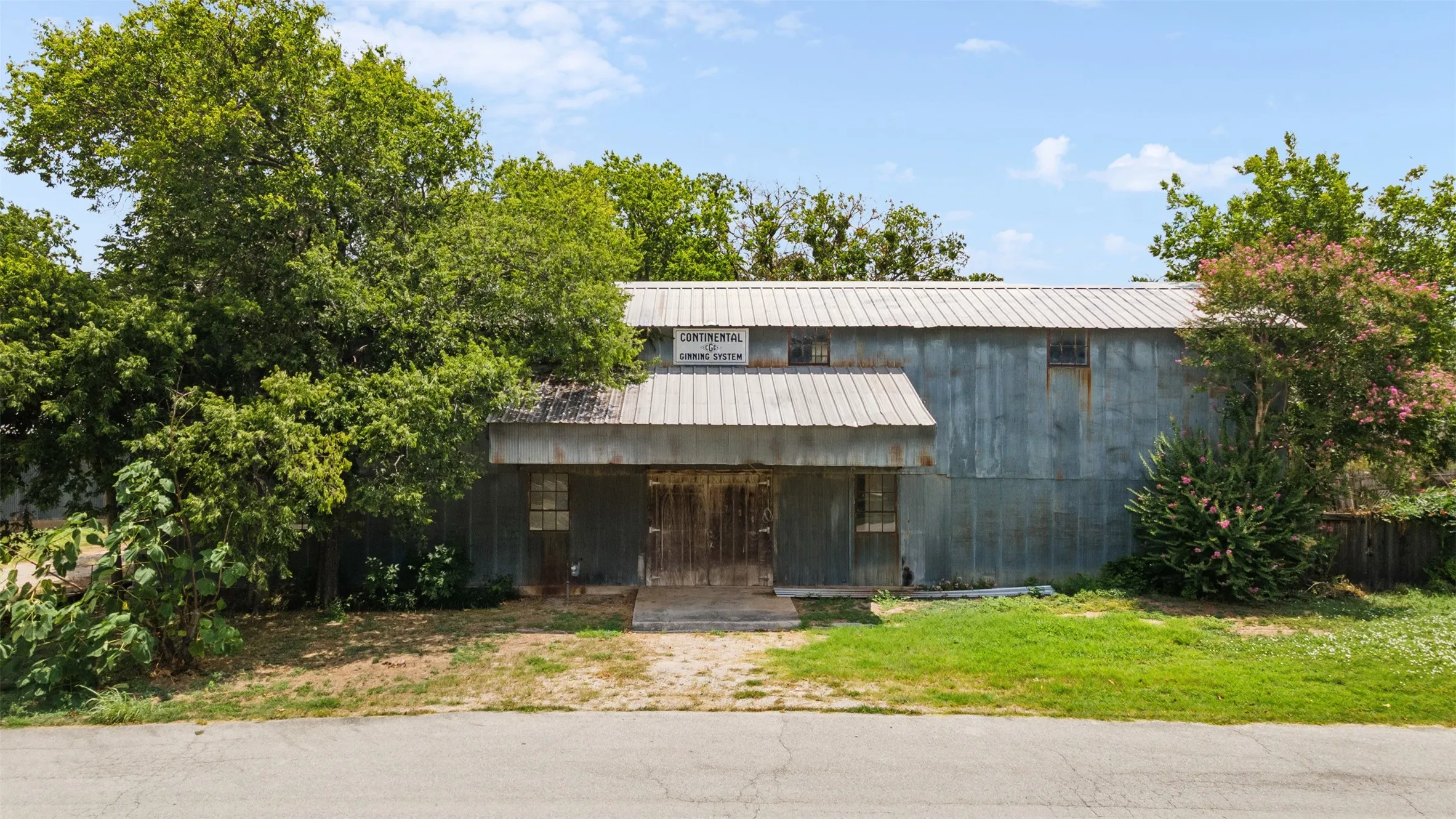 Business For Sale in Wise County , 331 Old Mill Road, Rhome, Texas 76078, 0, 0, Garage spaces, 4,015 Sqft, built in 0, Price $545,000, mls#21276673, Real Estate Agent in Rhome, Homes For Sale in Wise county, Homes For Sale in Rhome, Realtor in Rhome Texas, Real Estate Brokerage Independent Realty Texas, Luminita Cordes Realtor