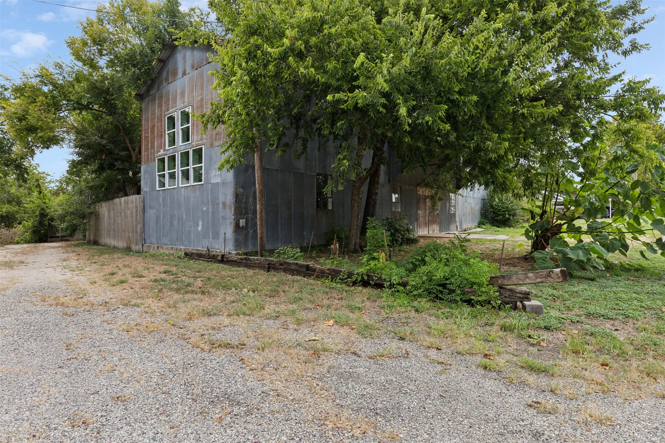 Business For Sale in Wise County , 331 Old Mill Road, Rhome, Texas 76078, 0, 0, Garage spaces, 4,015 Sqft, built in 0, Price $545,000, mls#21276673, Real Estate Agent in Rhome, Homes For Sale in Wise county, Homes For Sale in Rhome, Realtor in Rhome Texas, Real Estate Brokerage Independent Realty Texas, Luminita Cordes Realtor
