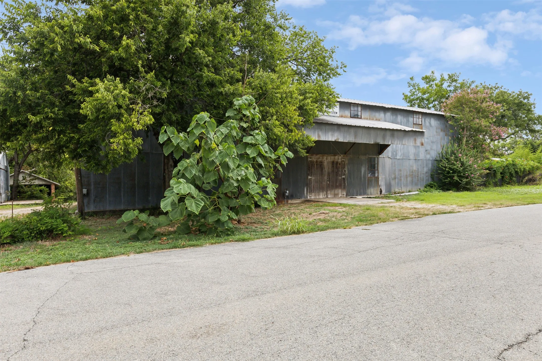 Business For Sale in Wise County , 331 Old Mill Road, Rhome, Texas 76078, 0, 0, Garage spaces, 4,015 Sqft, built in 0, Price $545,000, mls#21276673, Real Estate Agent in Rhome, Homes For Sale in Wise county, Homes For Sale in Rhome, Realtor in Rhome Texas, Real Estate Brokerage Independent Realty Texas, Luminita Cordes Realtor